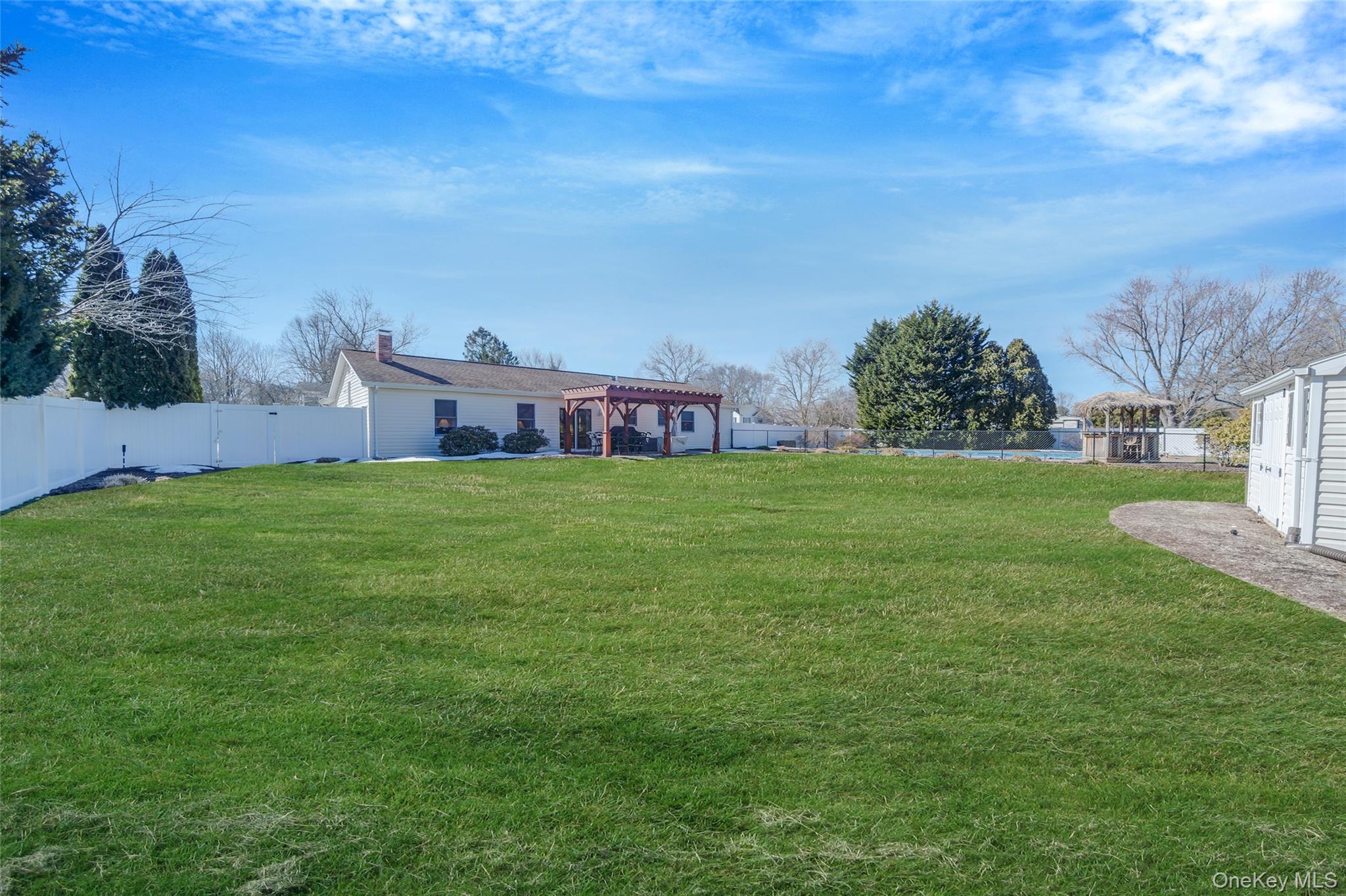 7 Hemlock Road, Mount Sinai, NY 11766