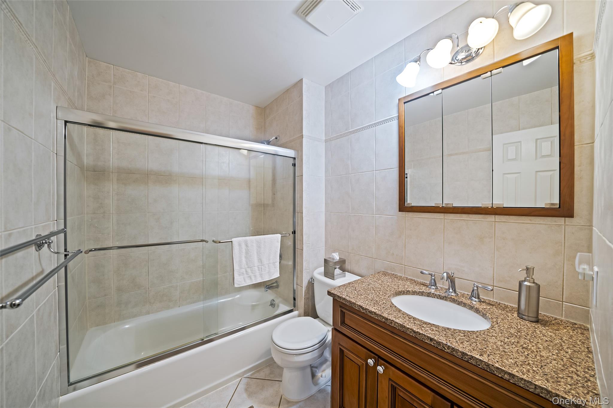 7 Hemlock Road, Mount Sinai, NY 11766