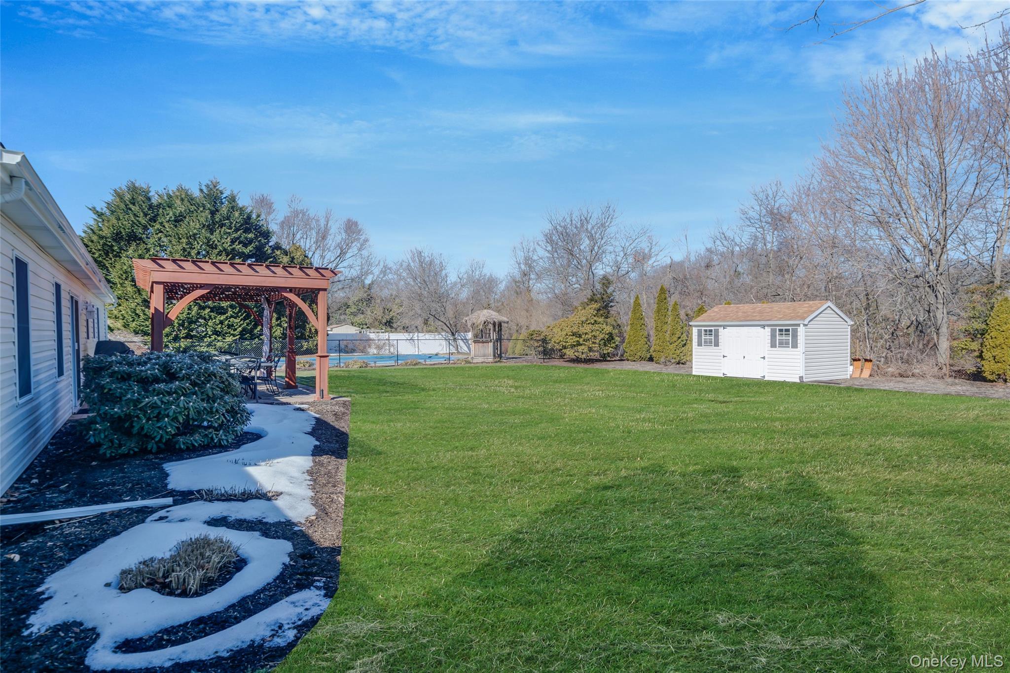 7 Hemlock Road, Mount Sinai, NY 11766