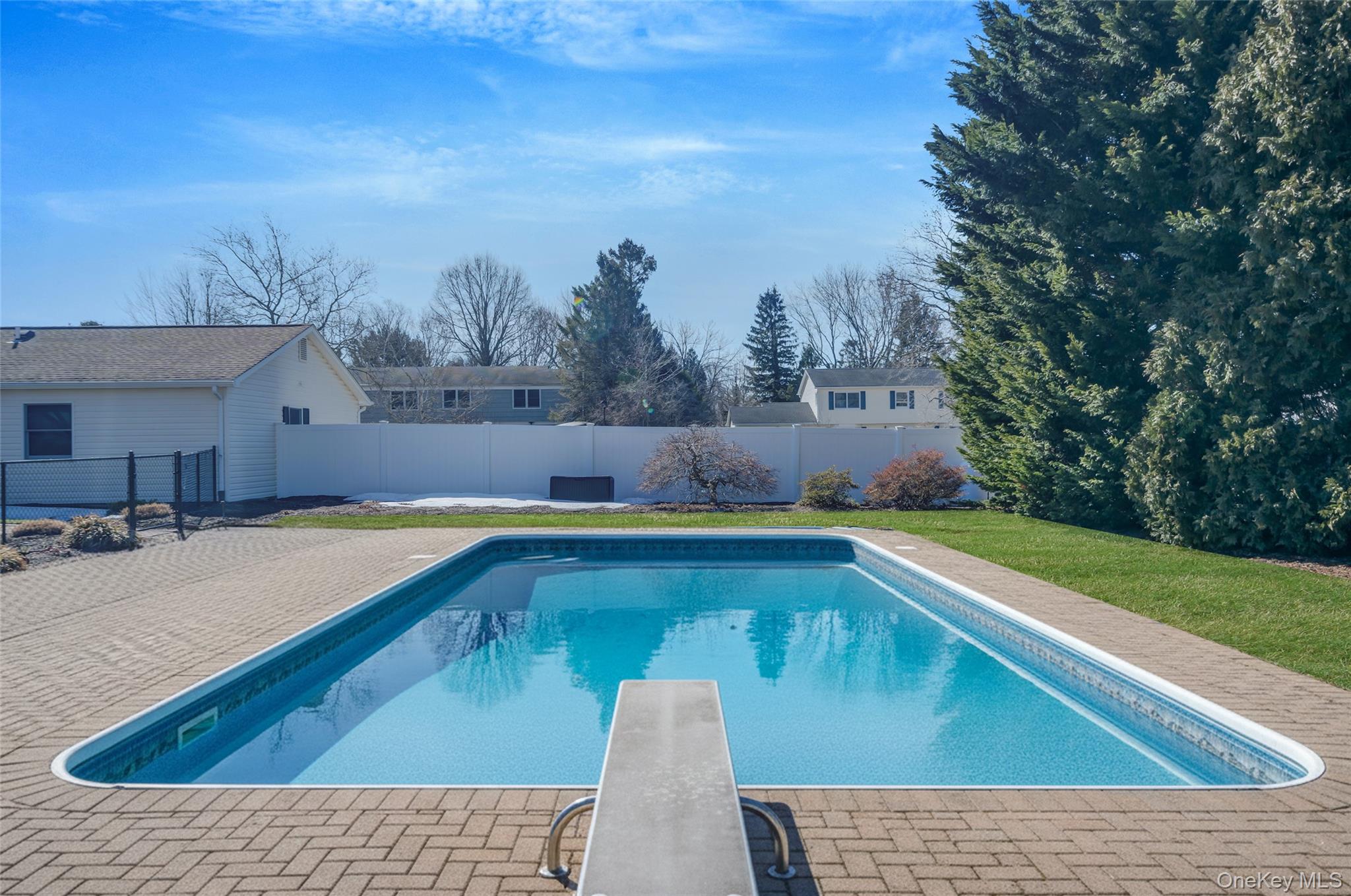 7 Hemlock Road, Mount Sinai, NY 11766