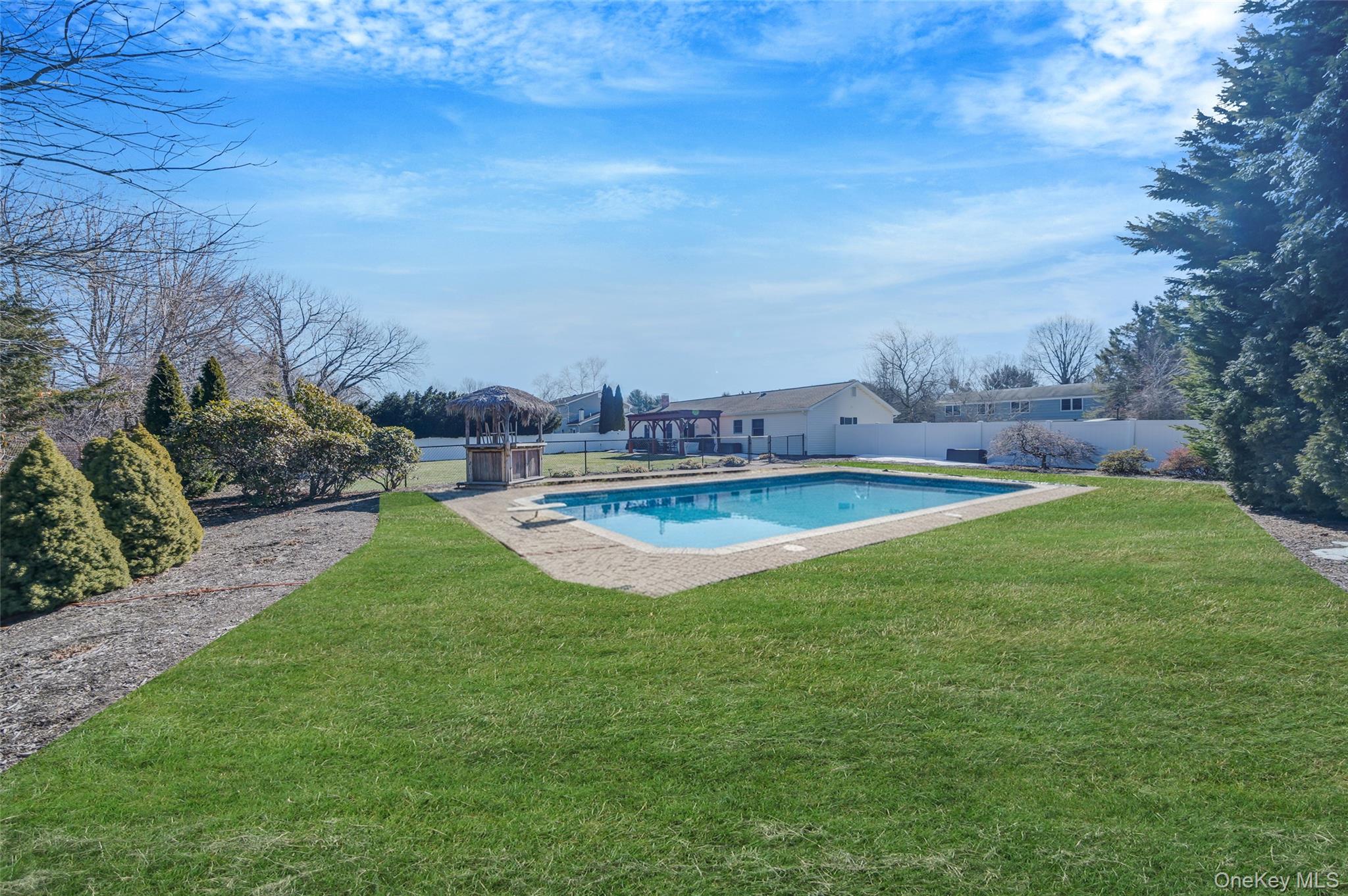 7 Hemlock Road, Mount Sinai, NY 11766