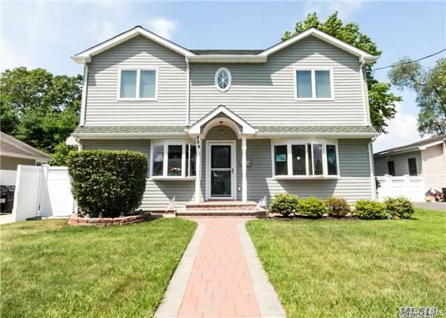 150 Park Lane, Massapequa, NY 11758