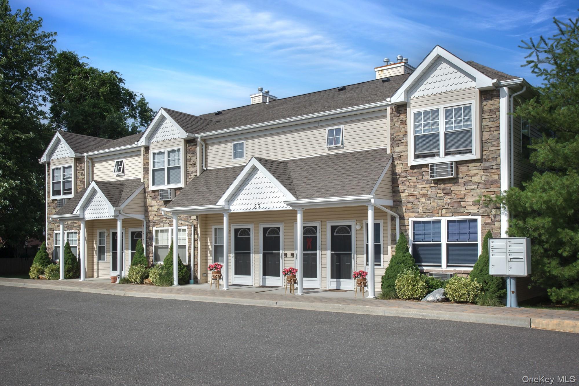 83 Elizabeth Street. Street # 262-04, Farmingdale, NY 11735