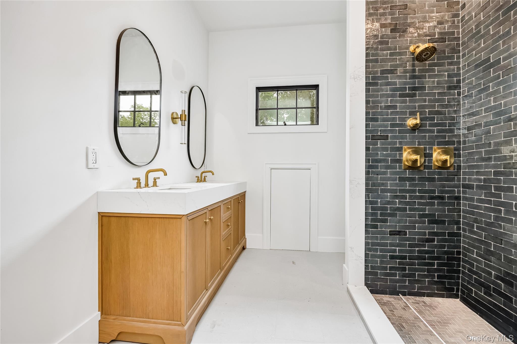 523 Long Beach Road, Nissequogue, NY 11780