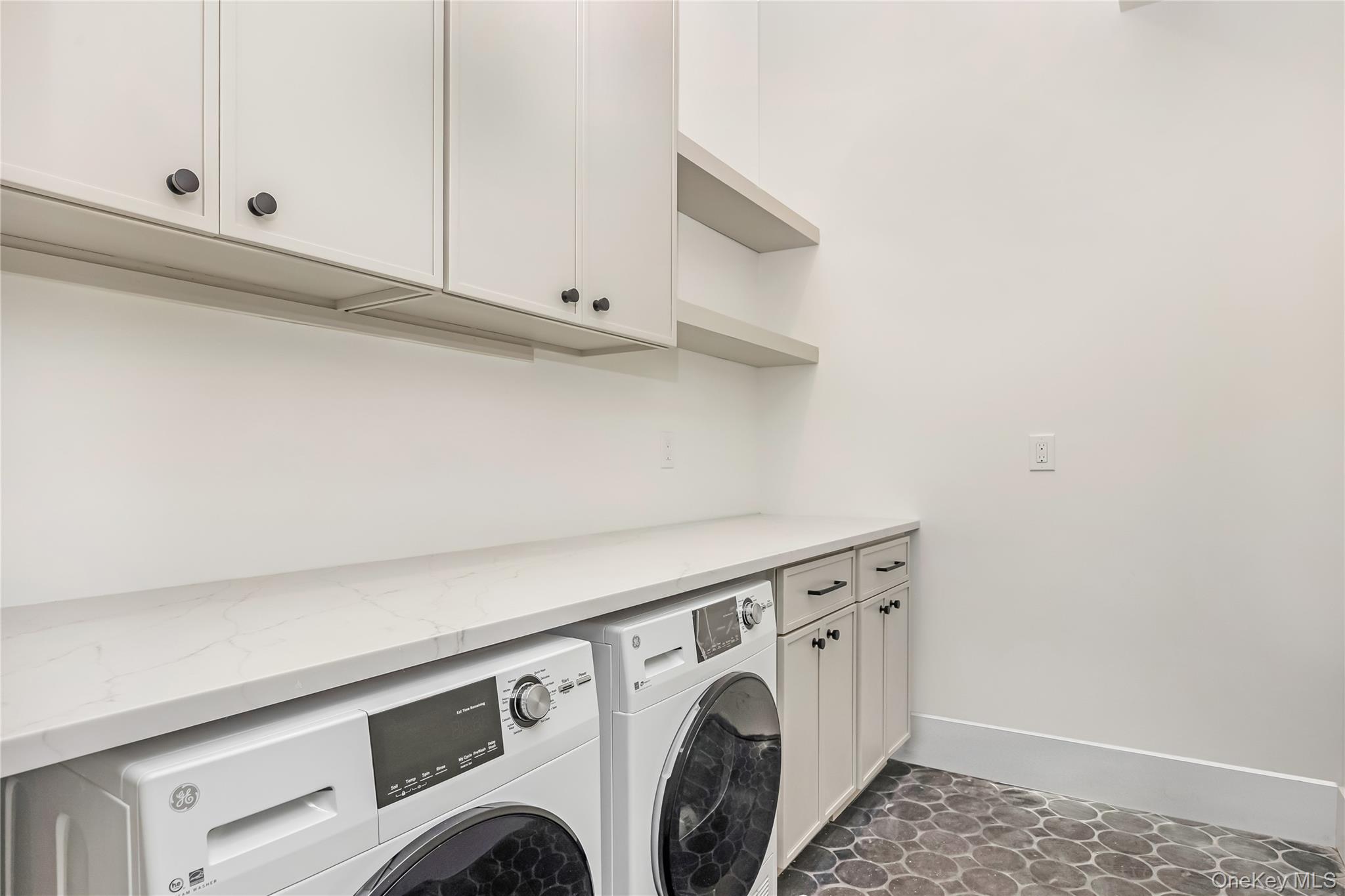 523 Long Beach Road, Nissequogue, NY 11780