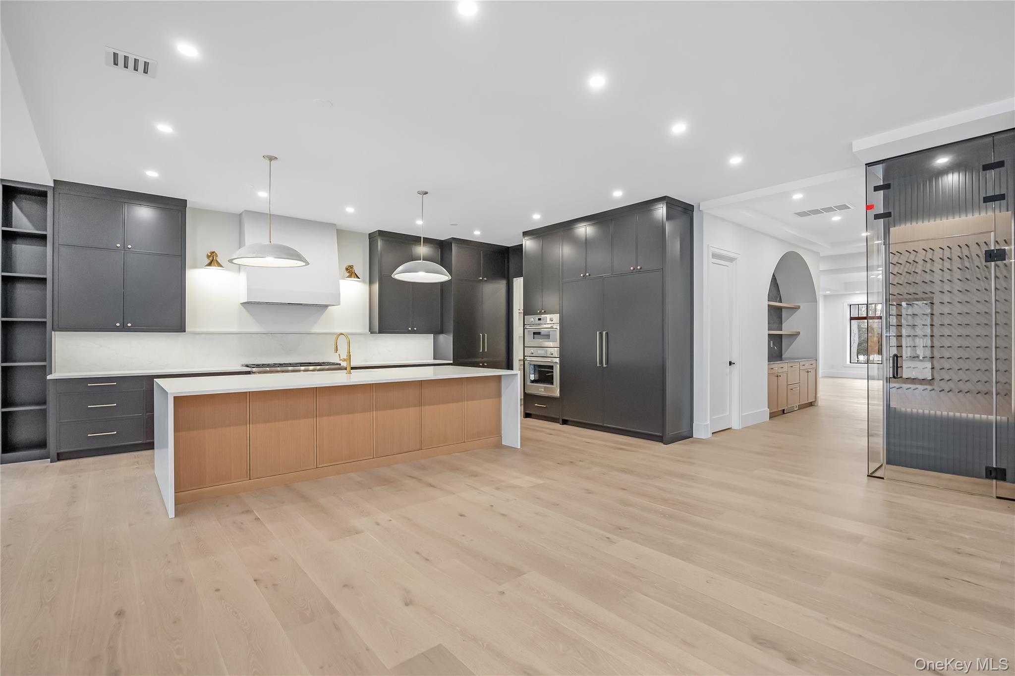 523 Long Beach Road, Nissequogue, NY 11780