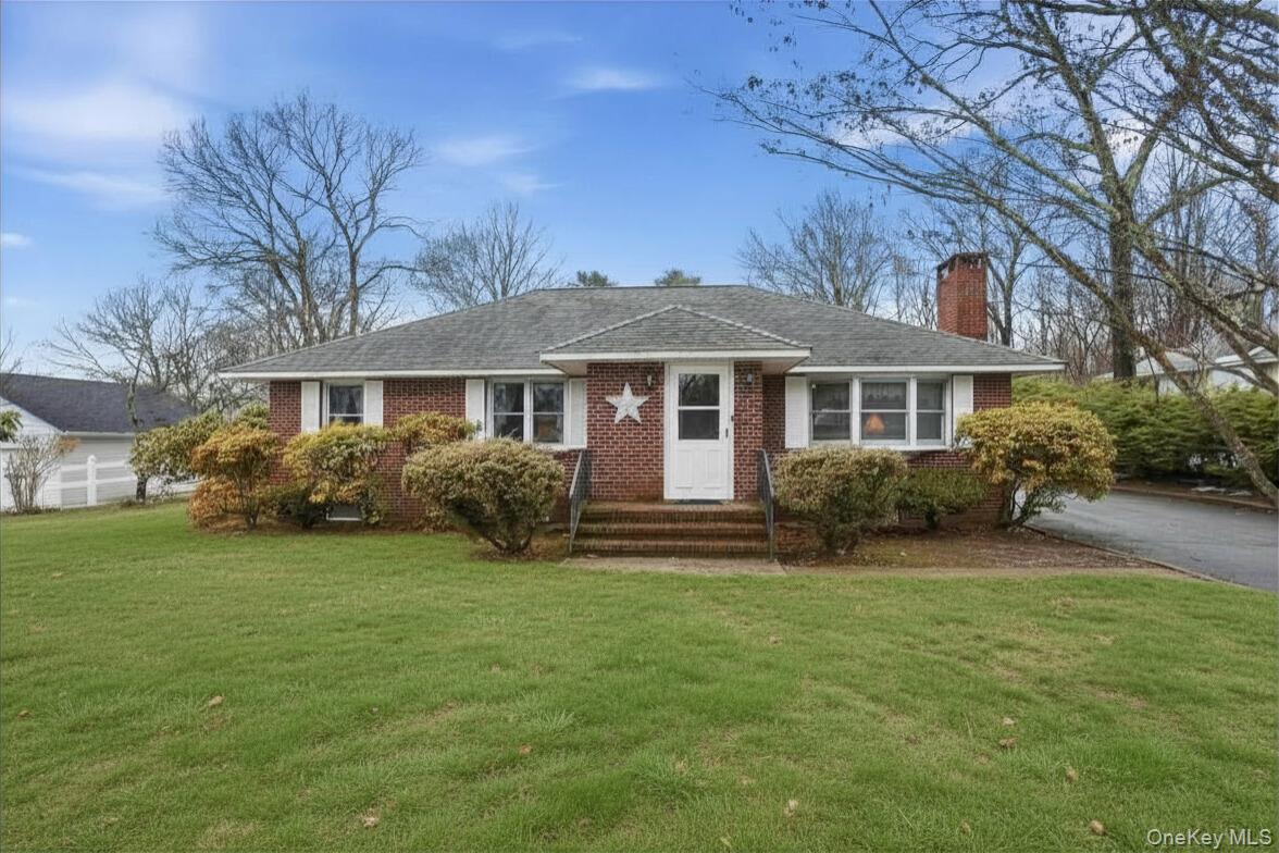 17 Academy Avenue, Sparrowbush, NY 12780