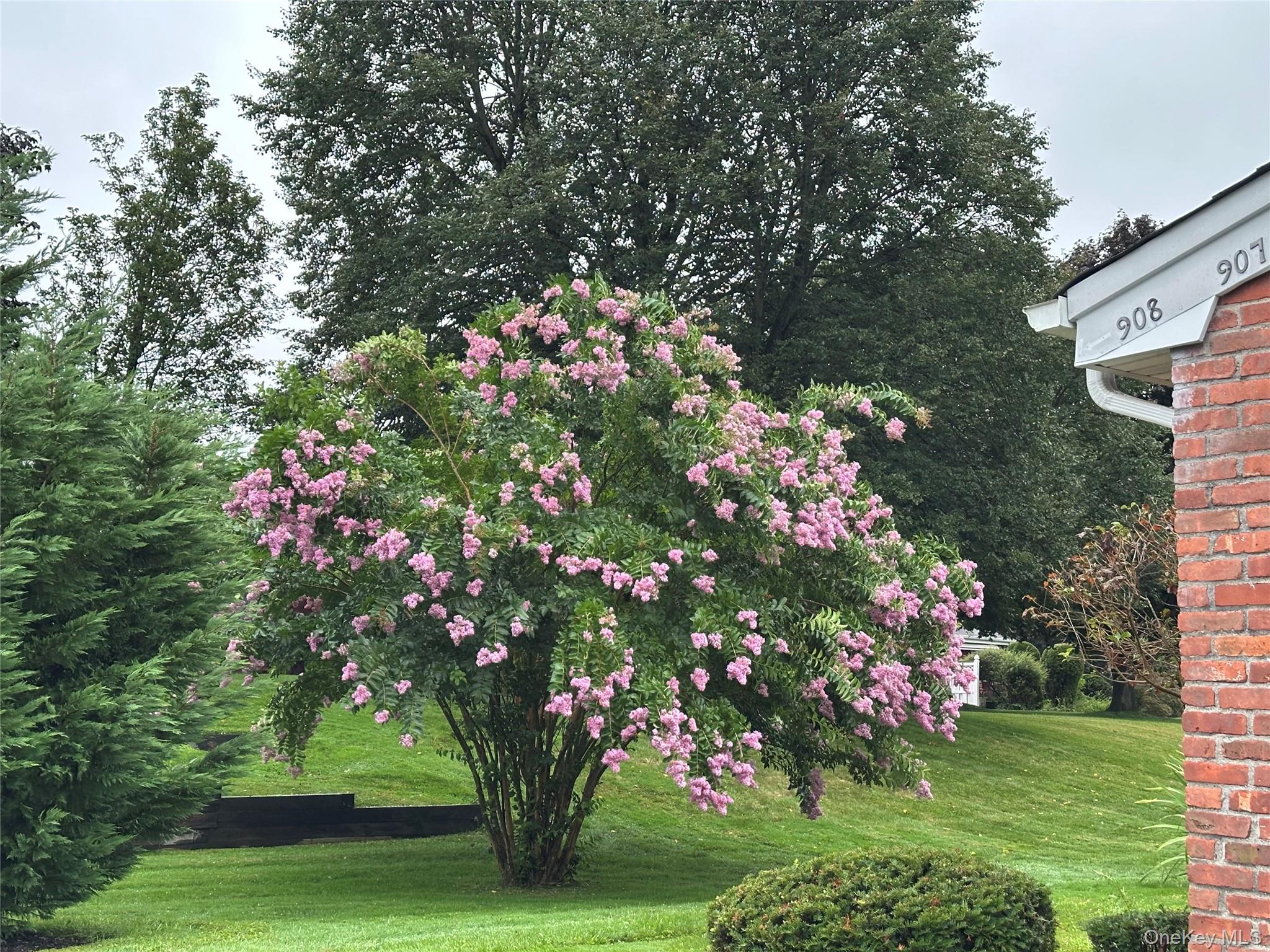 908 Drew Drive, Saint James, NY 11780