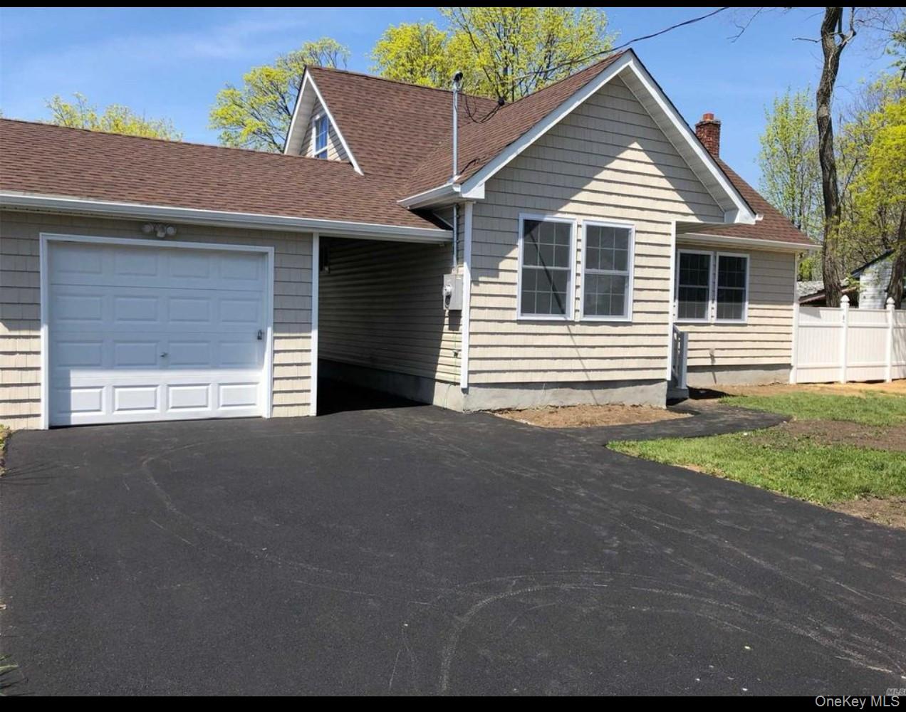 11 Jefferson Street, Copiague, NY 11726