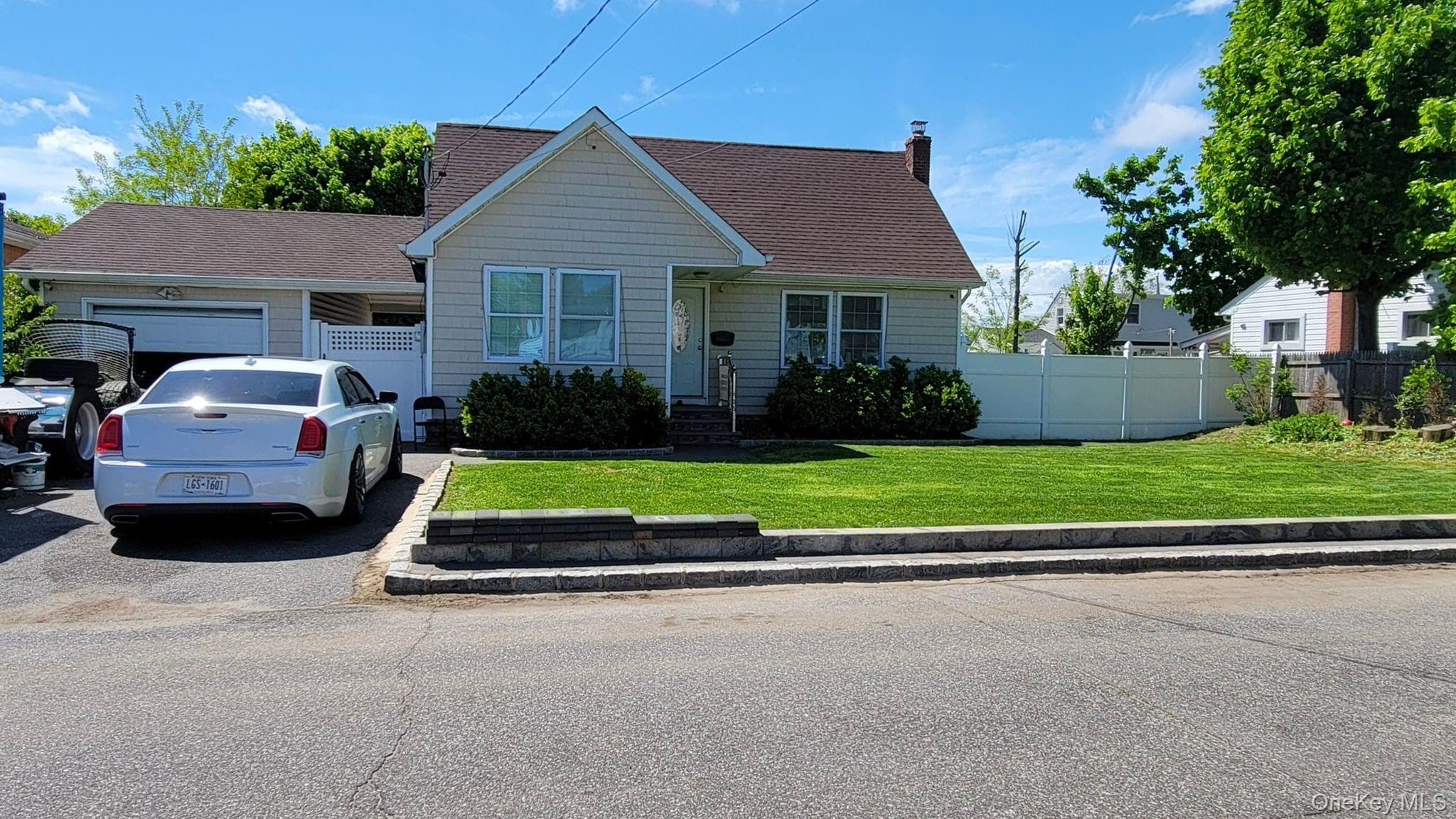 11 Jefferson Street, Copiague, NY 11726