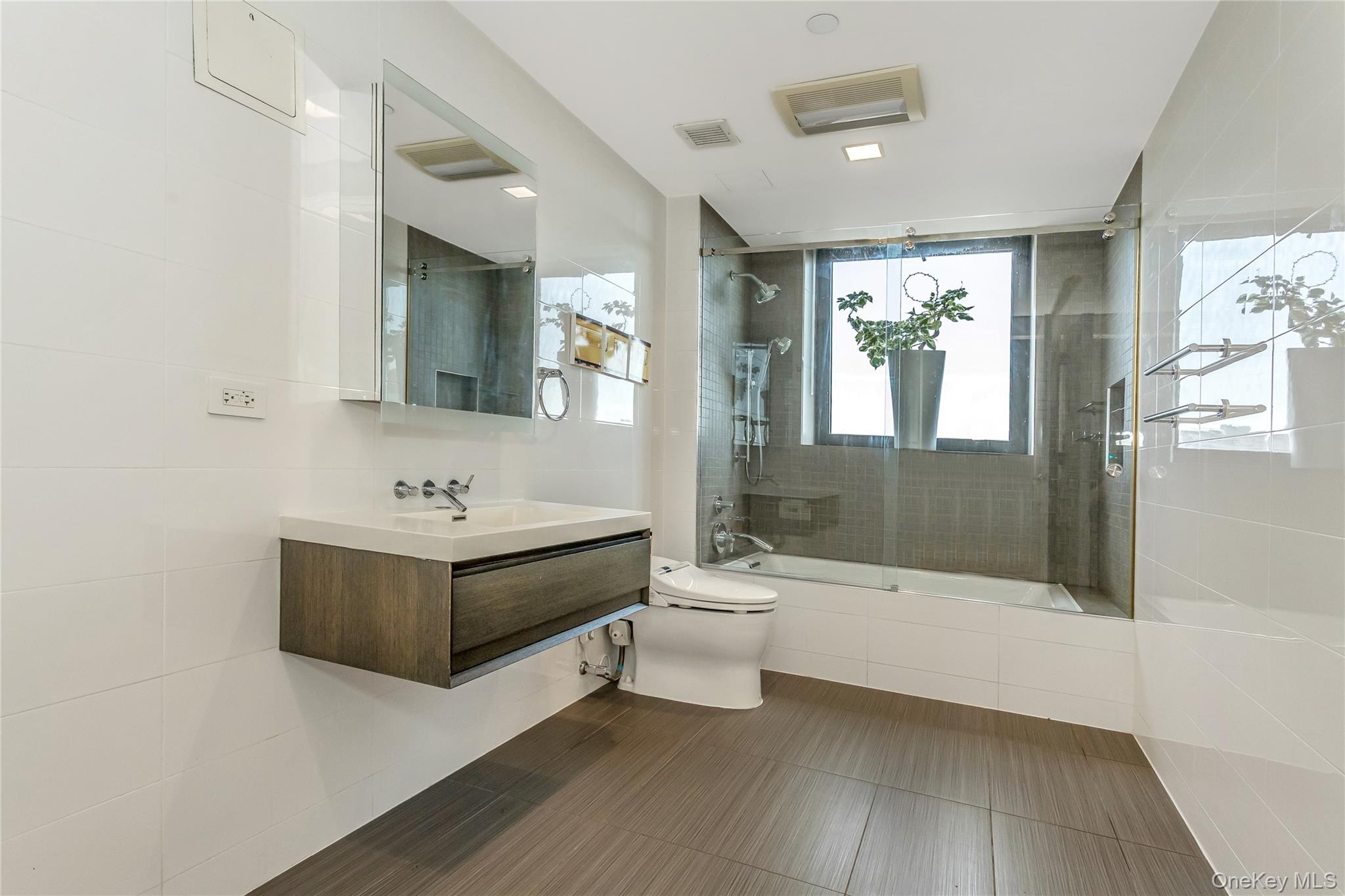 39-16 Prince Street # PHA, Flushing, NY 11354