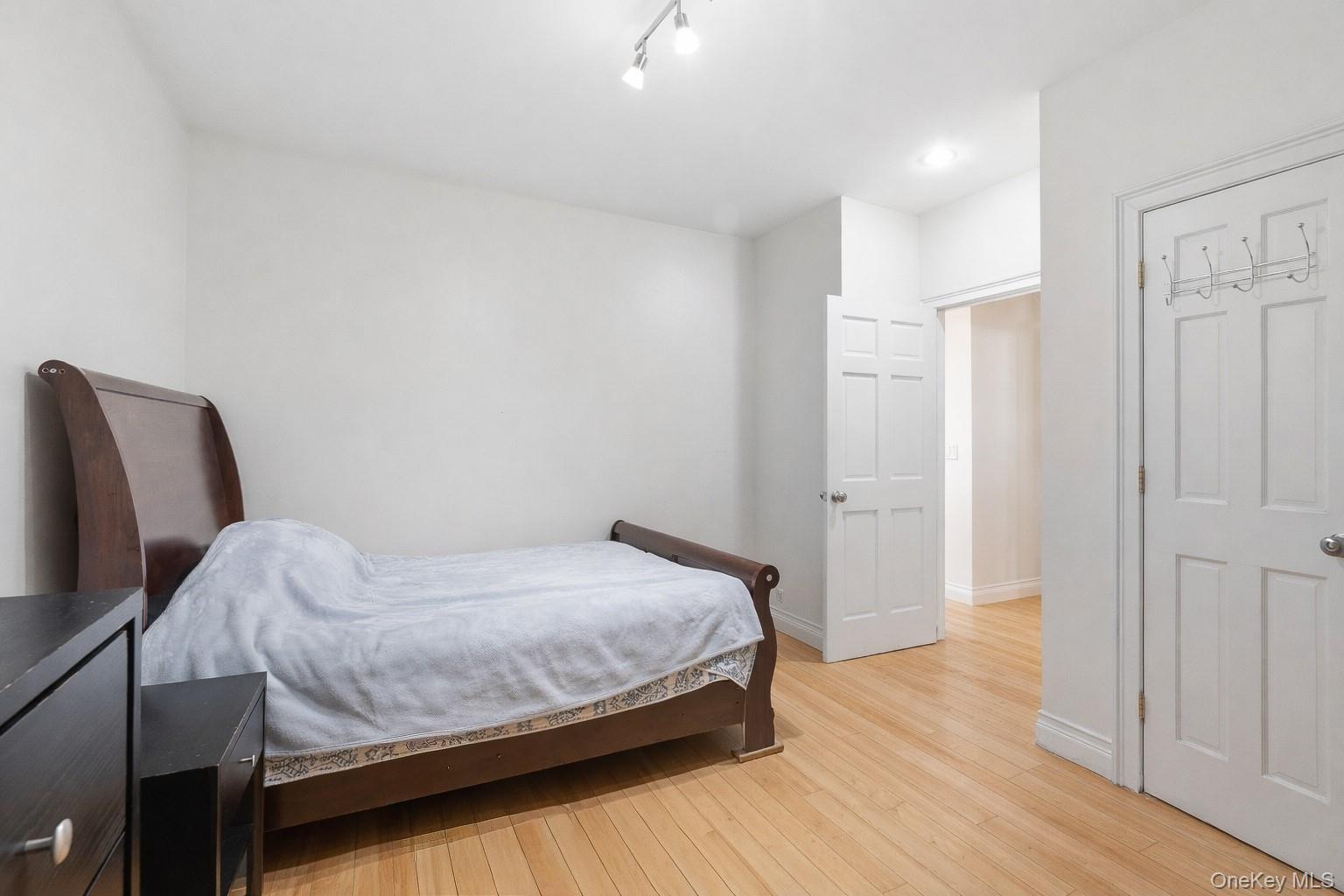 80 Lincoln Avenue, Pelham, NY 10803