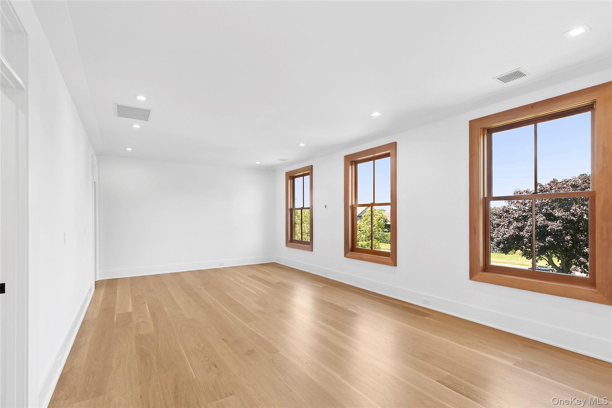 522 Wickapogue Road, Southampton, NY 11968