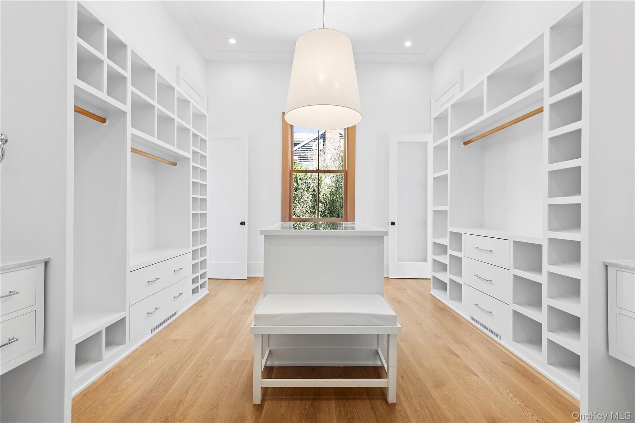 522 Wickapogue Road, Southampton, NY 11968