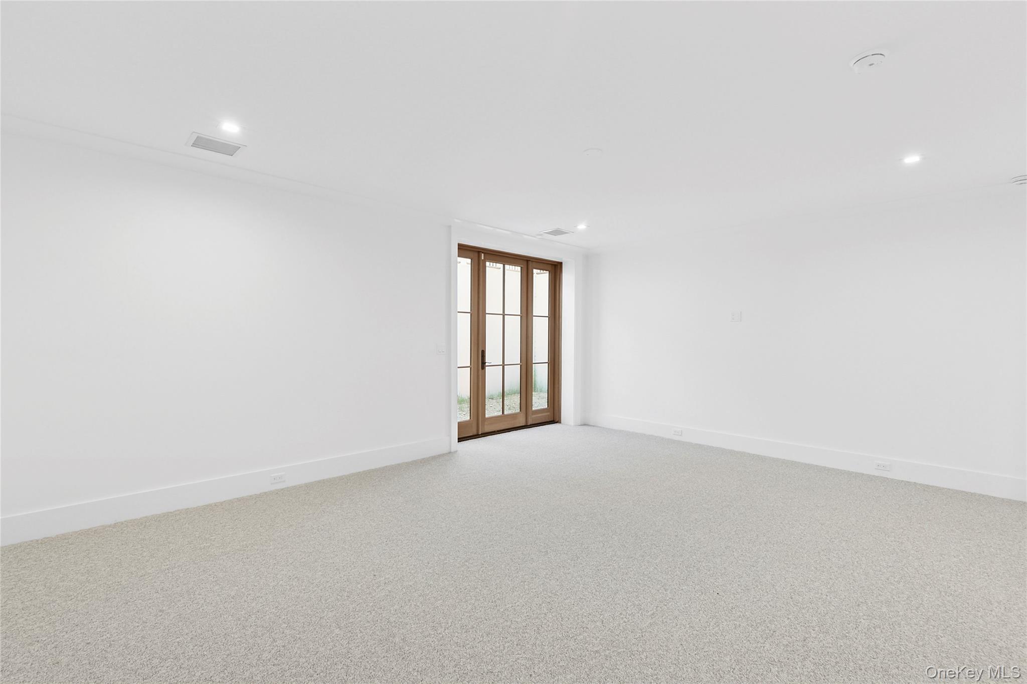 522 Wickapogue Road, Southampton, NY 11968