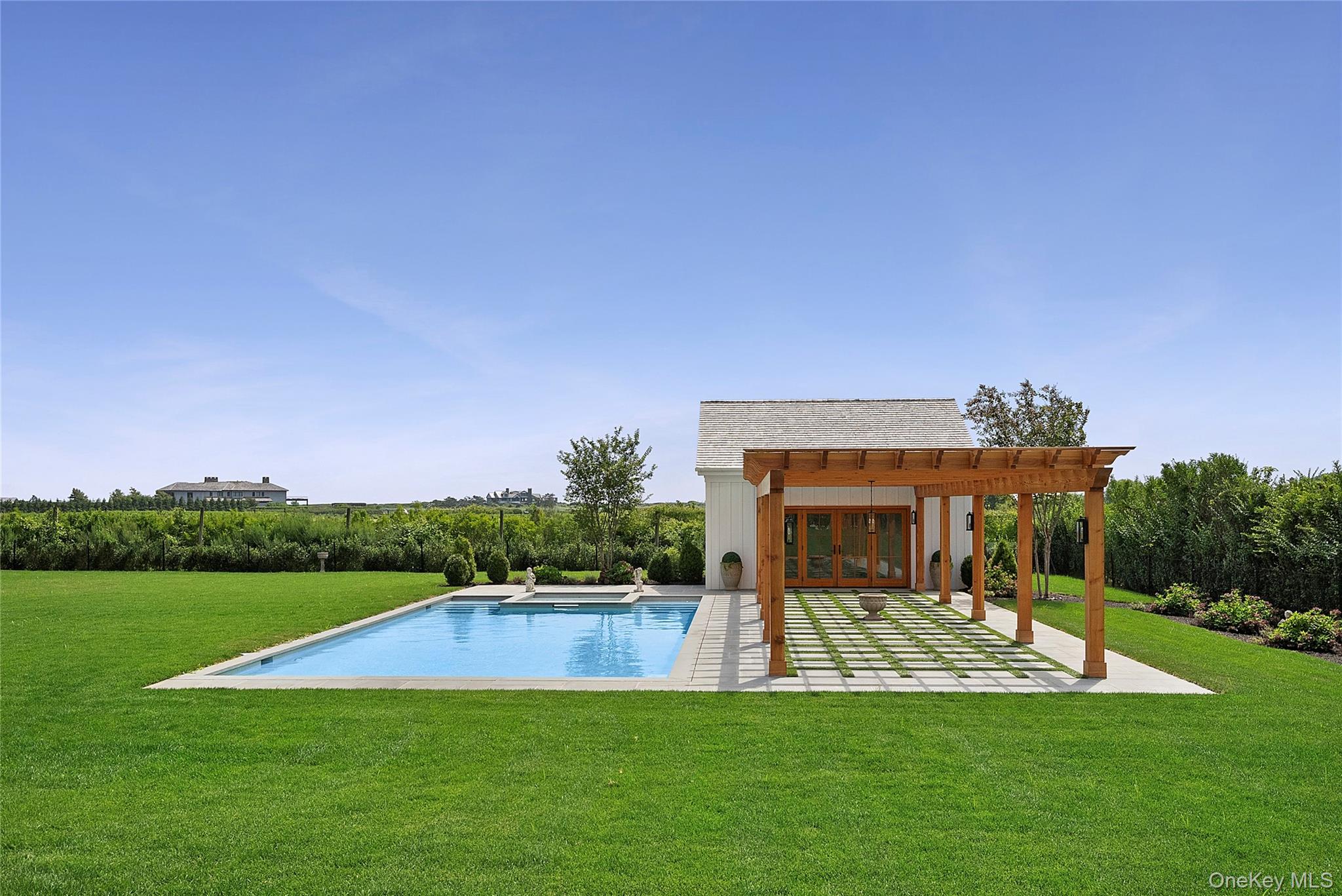 522 Wickapogue Road, Southampton, NY 11968