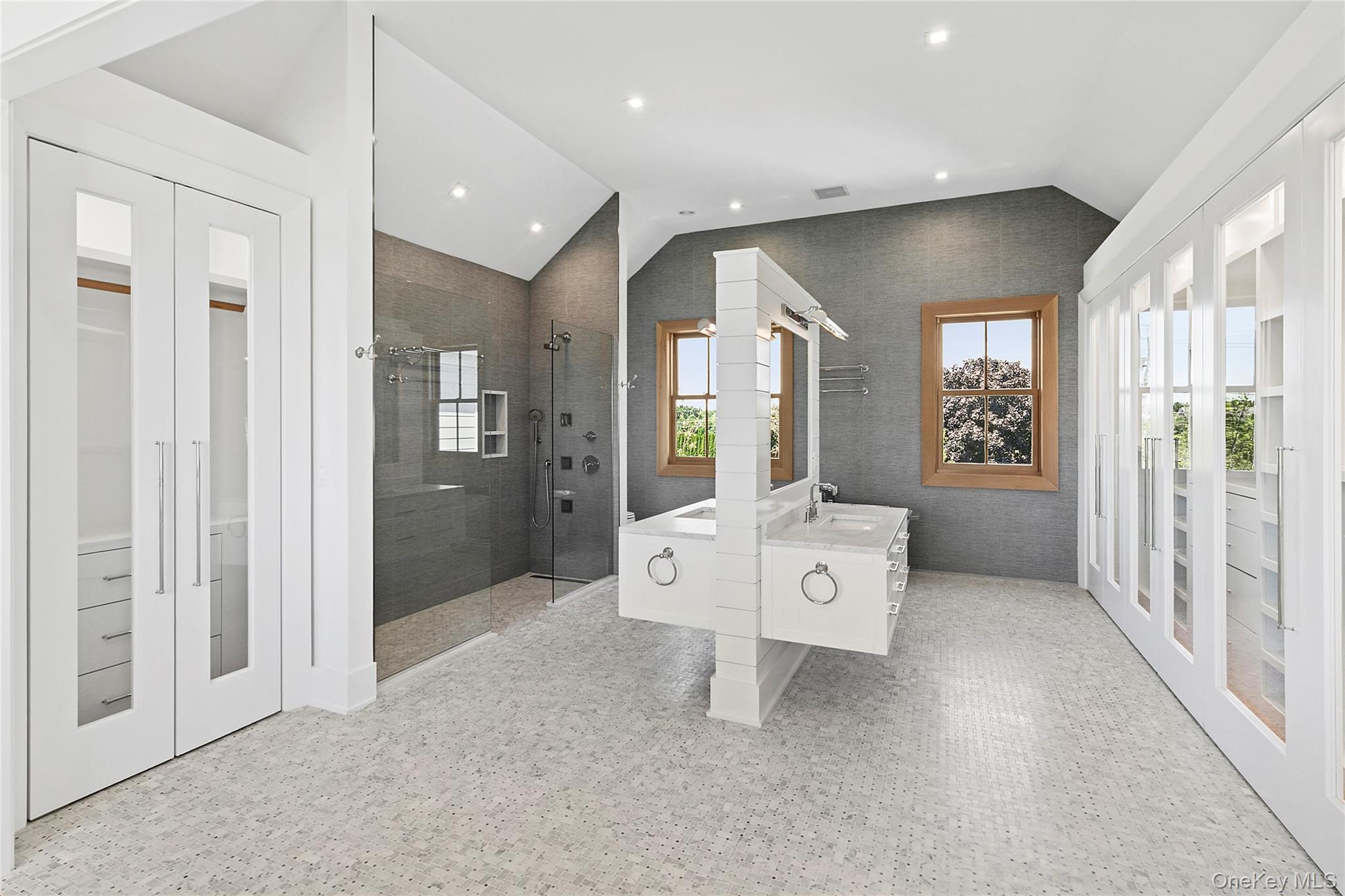 522 Wickapogue Road, Southampton, NY 11968