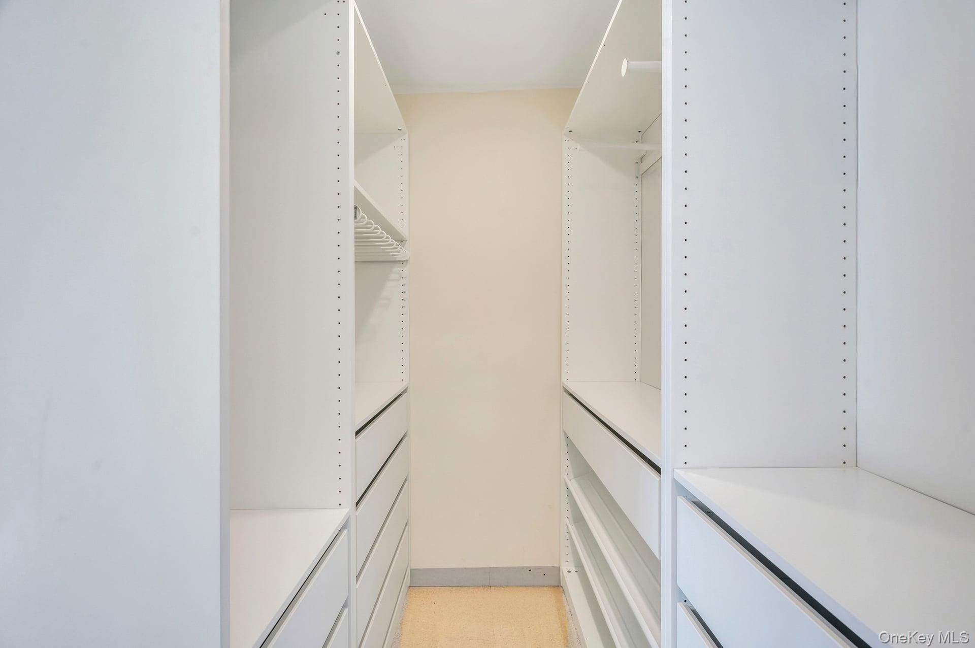 39 Sycamore Avenue, Farmingville, NY 11738