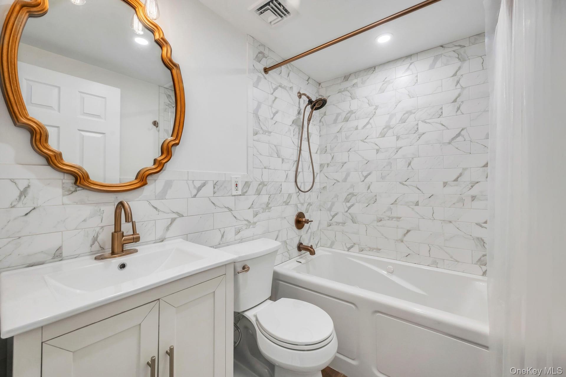 39 Sycamore Avenue, Farmingville, NY 11738