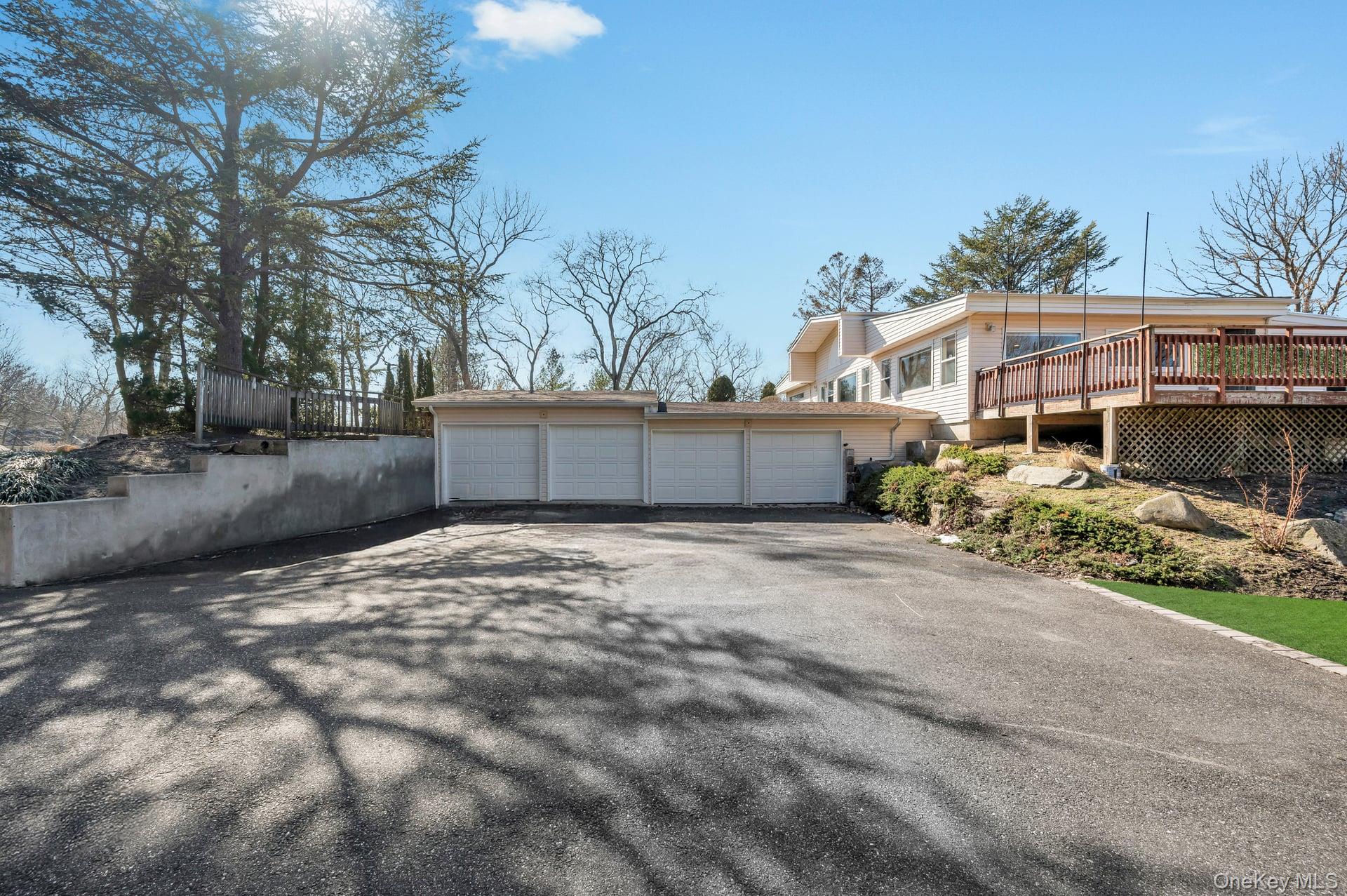 39 Sycamore Avenue, Farmingville, NY 11738