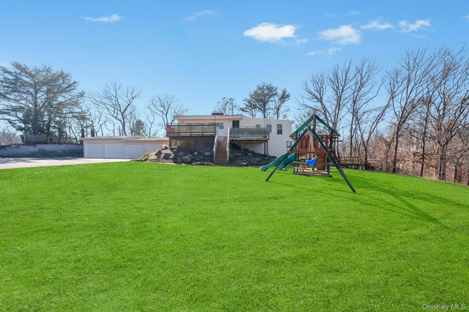 39 Sycamore Avenue, Farmingville, NY 11738