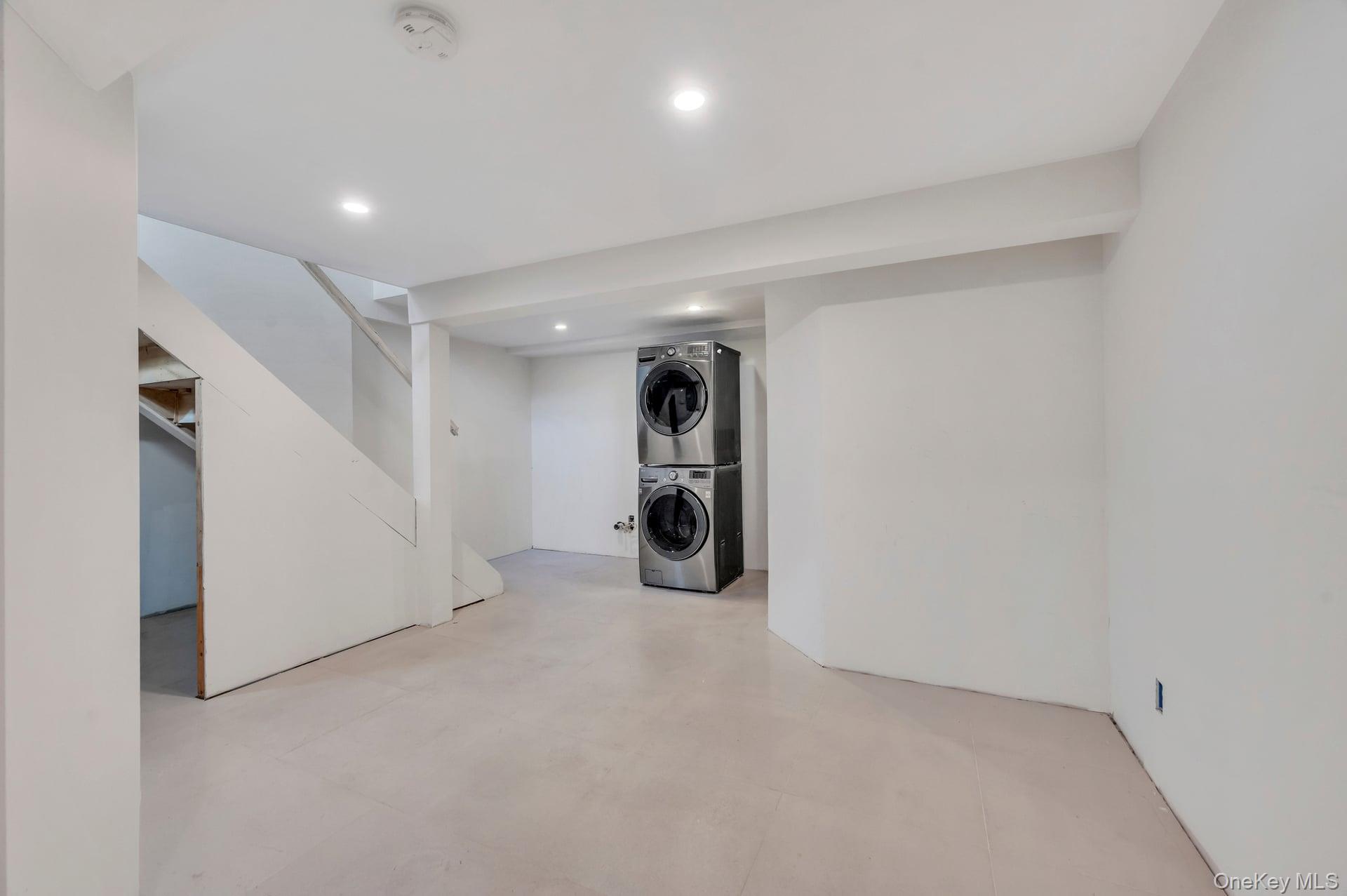 39 Sycamore Avenue, Farmingville, NY 11738