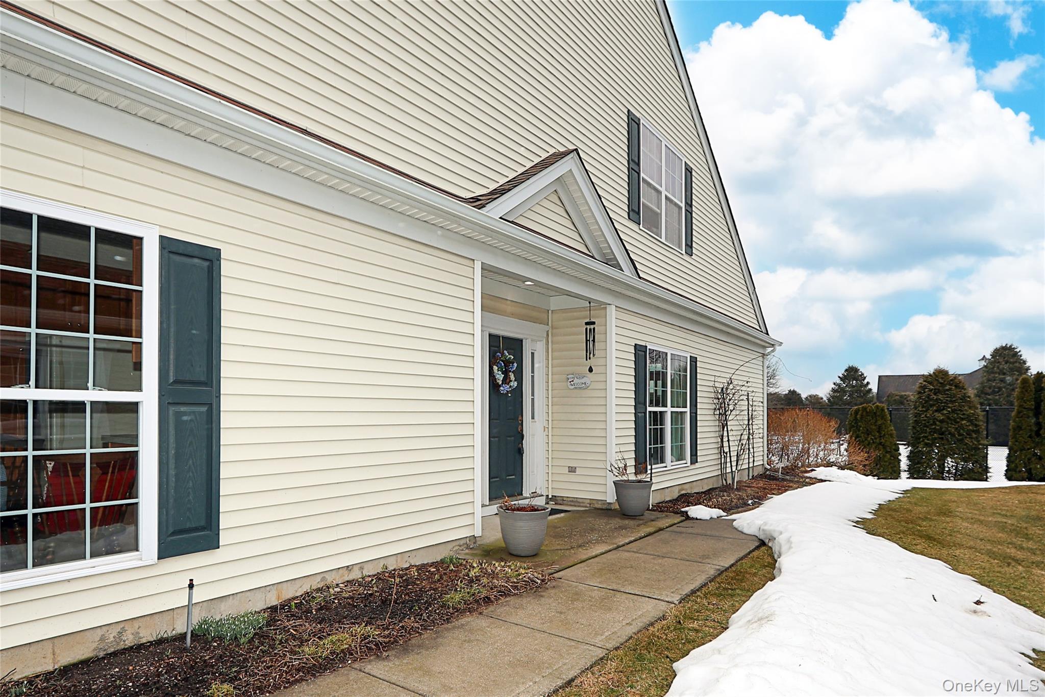 10 Louden Loop, Mount Sinai, NY 11766