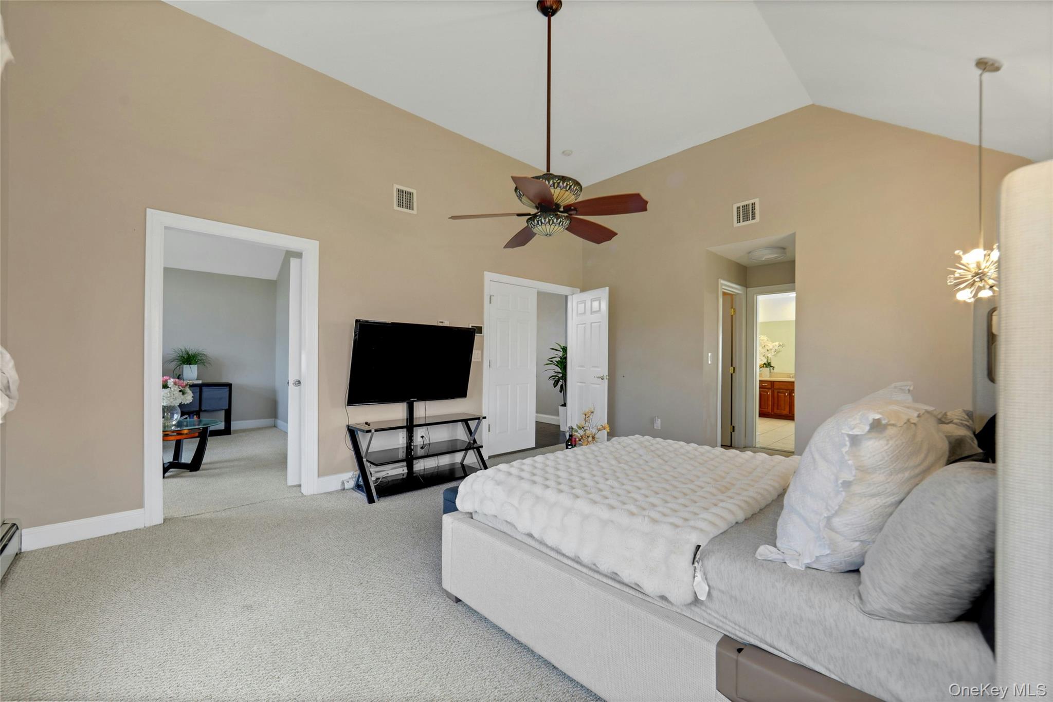 4 Camelback Road, Chester, NY 10918