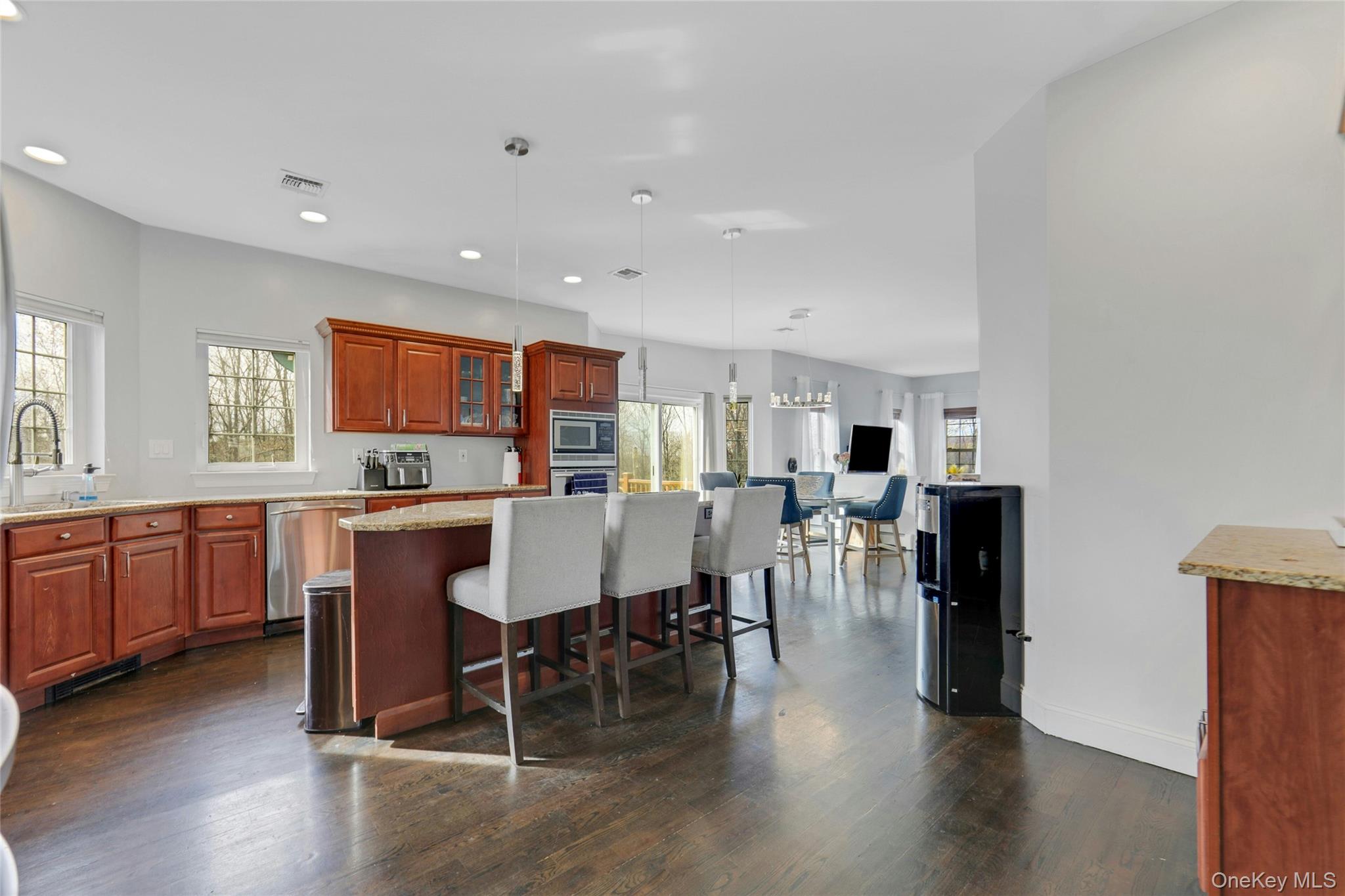 4 Camelback Road, Chester, NY 10918