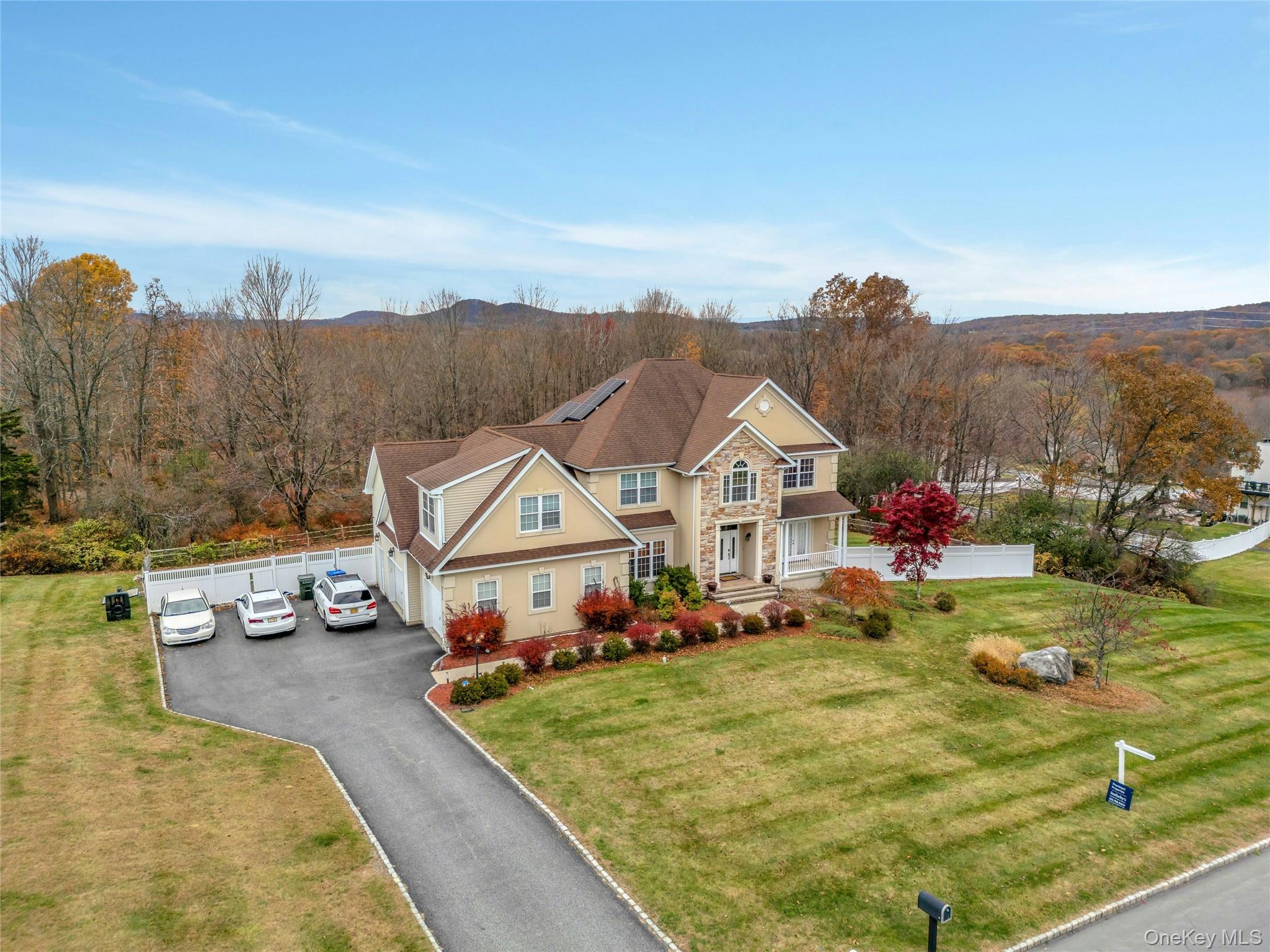 4 Camelback Road, Chester, NY 10918