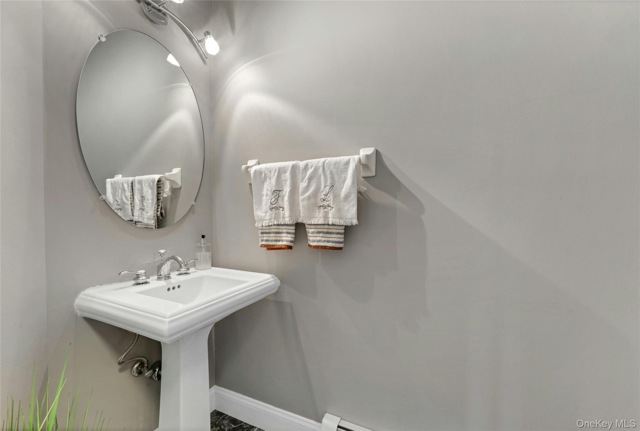 4 Camelback Road, Chester, NY 10918