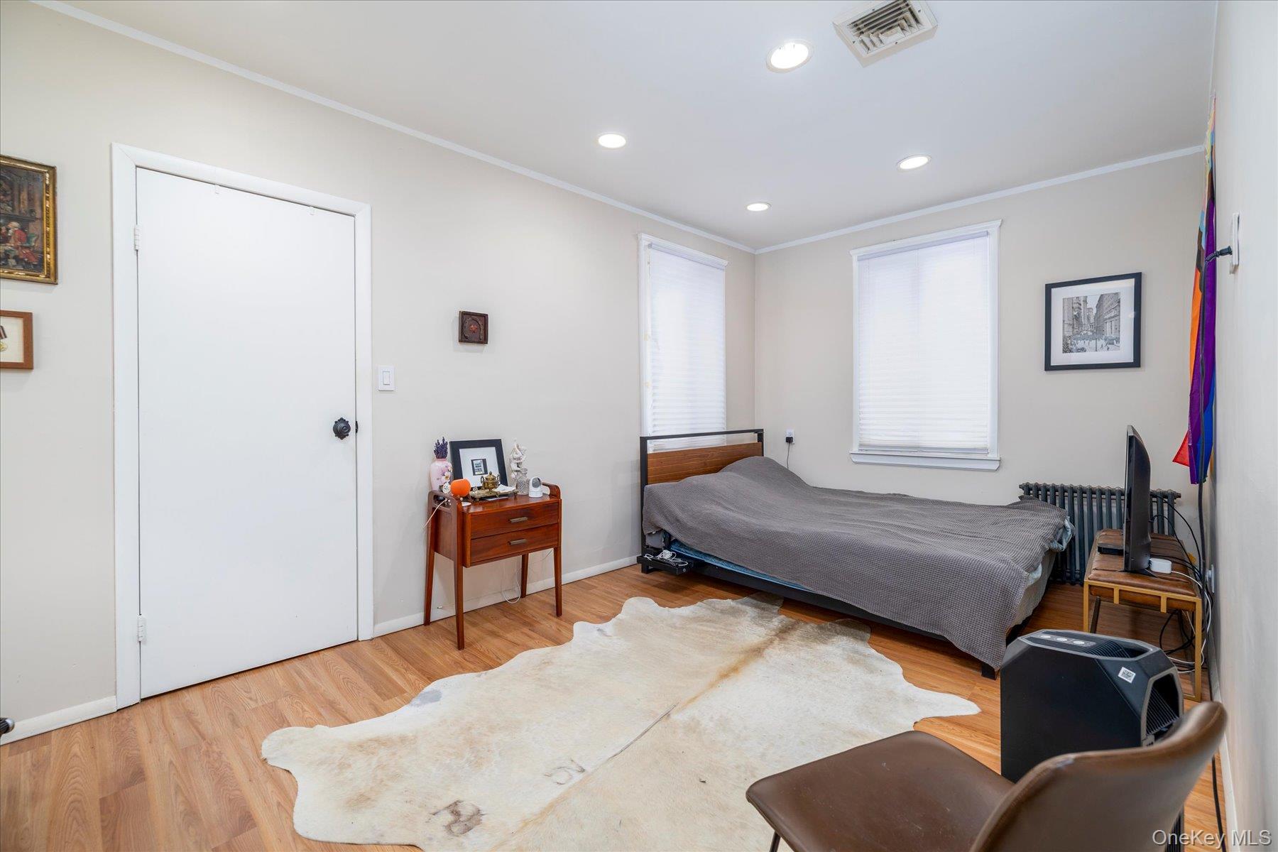 34 Reyam Road, Lynbrook, NY 11563