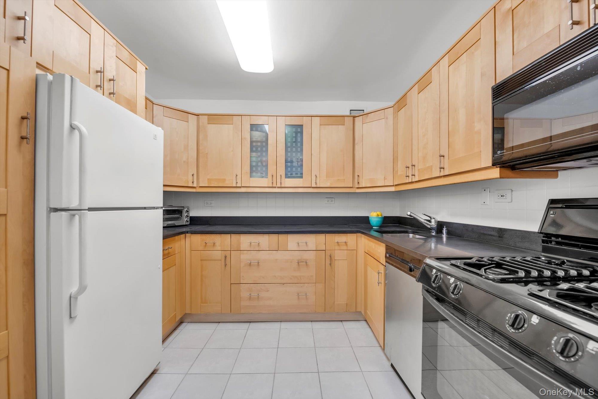 2 Bay Club Drive # 2B, Bayside, NY 11360