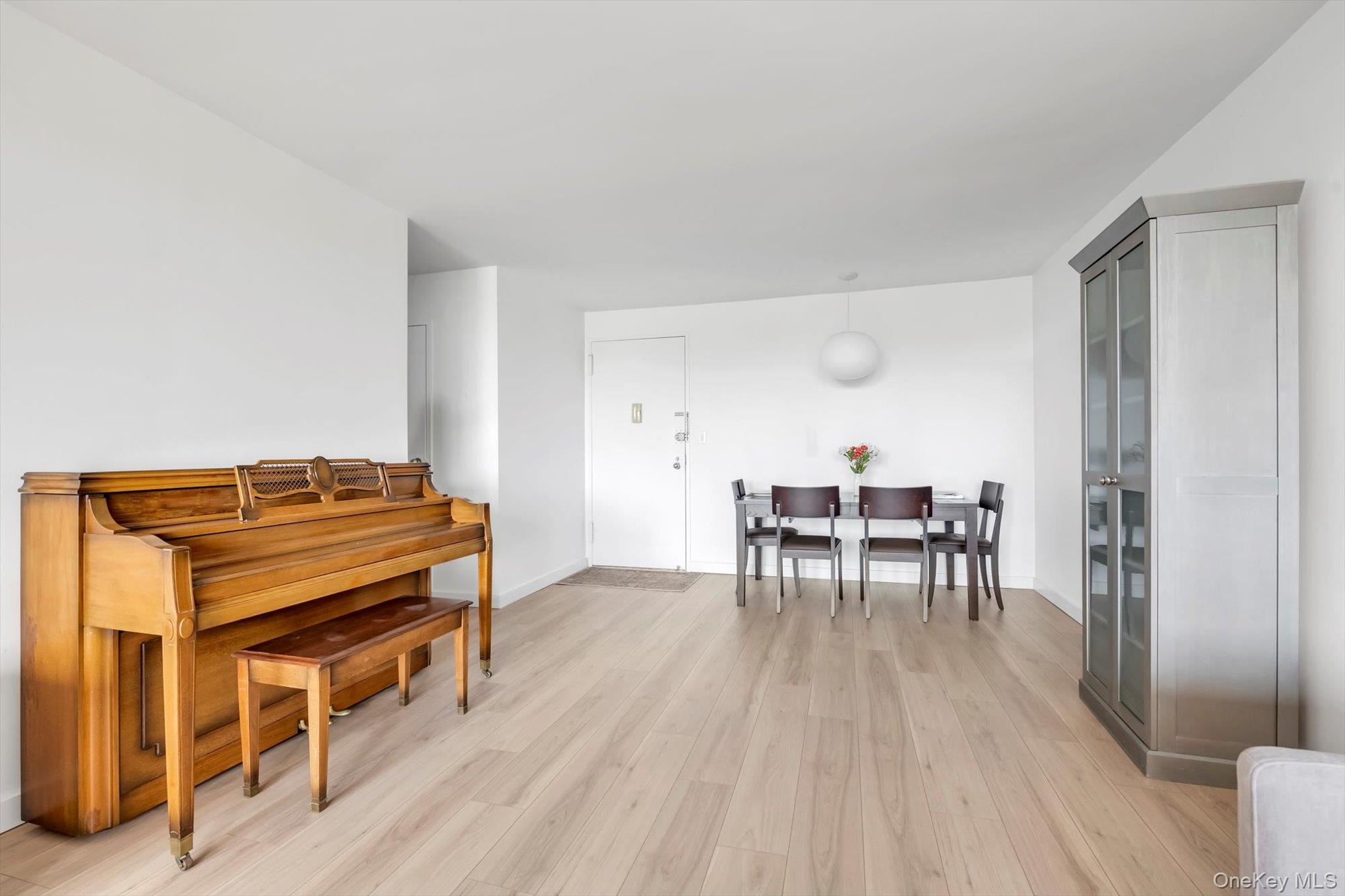 2 Bay Club Drive # 2B, Bayside, NY 11360