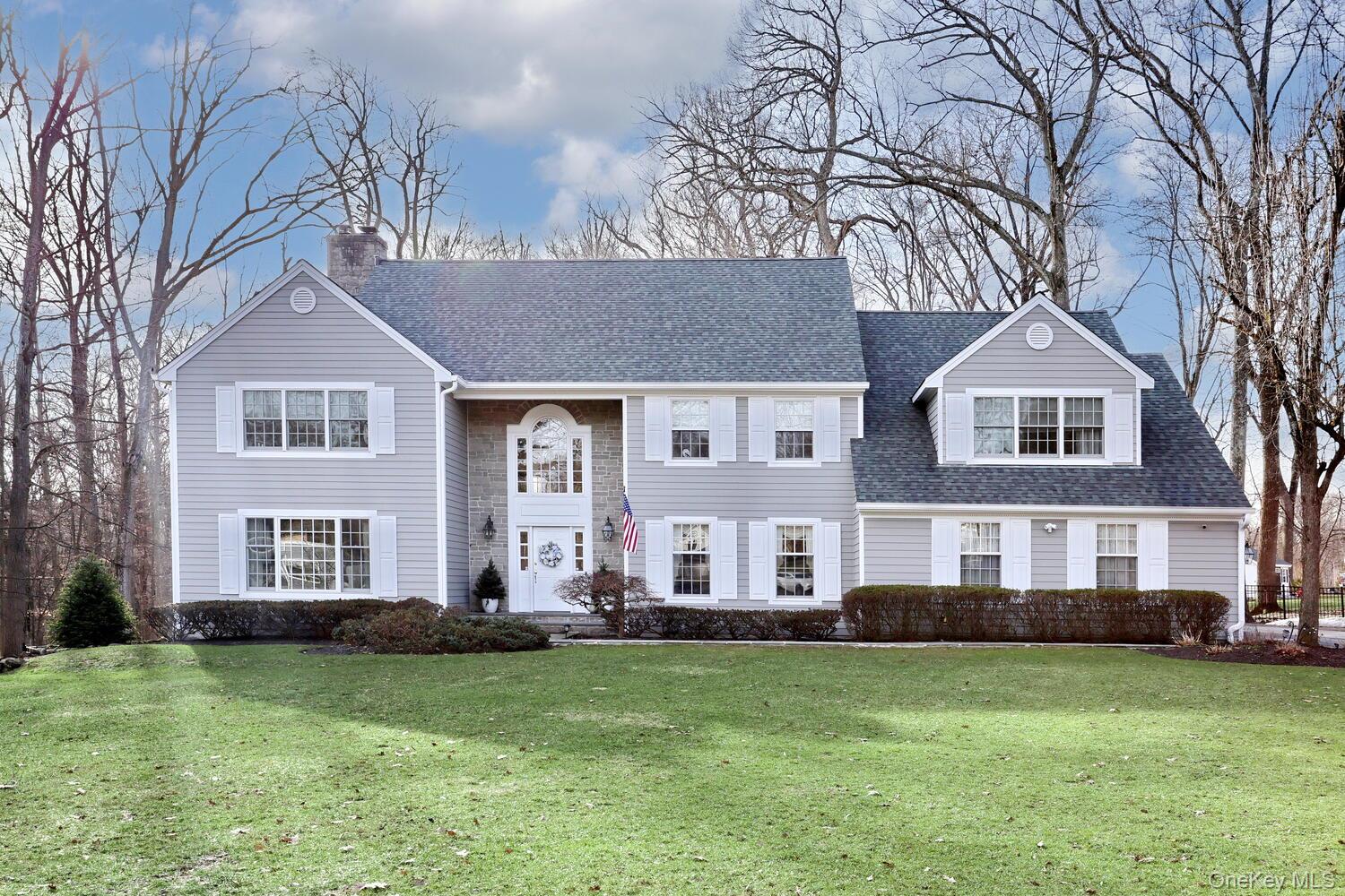 10 Dogwood Lane, West Nyack, NY 10994