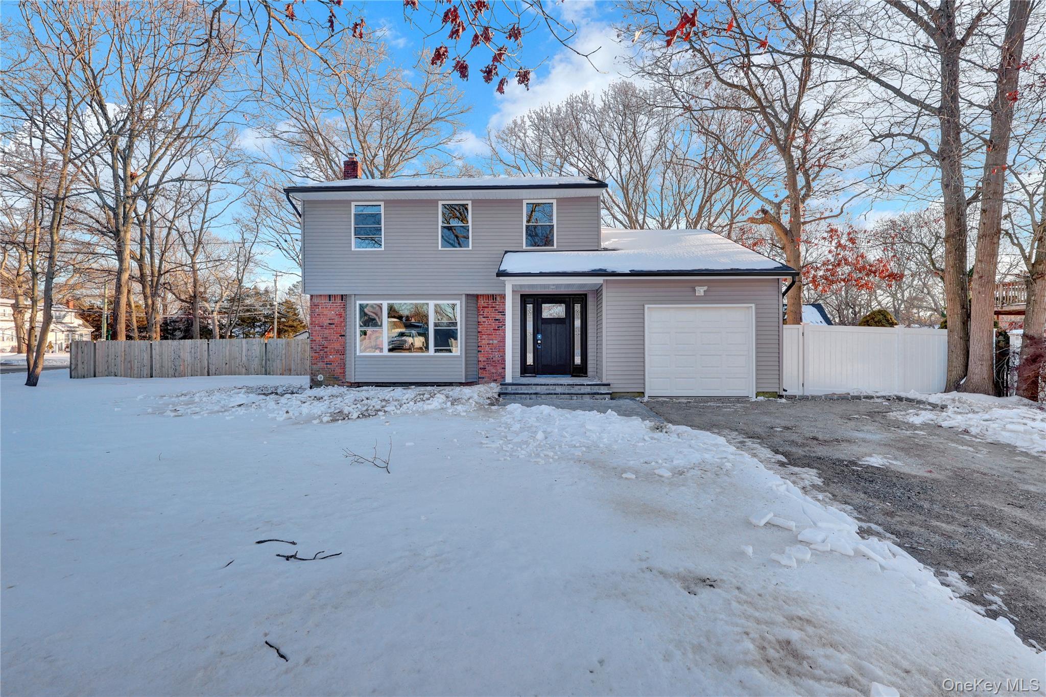 2 Cheshire Drive, Farmingville, NY 11738