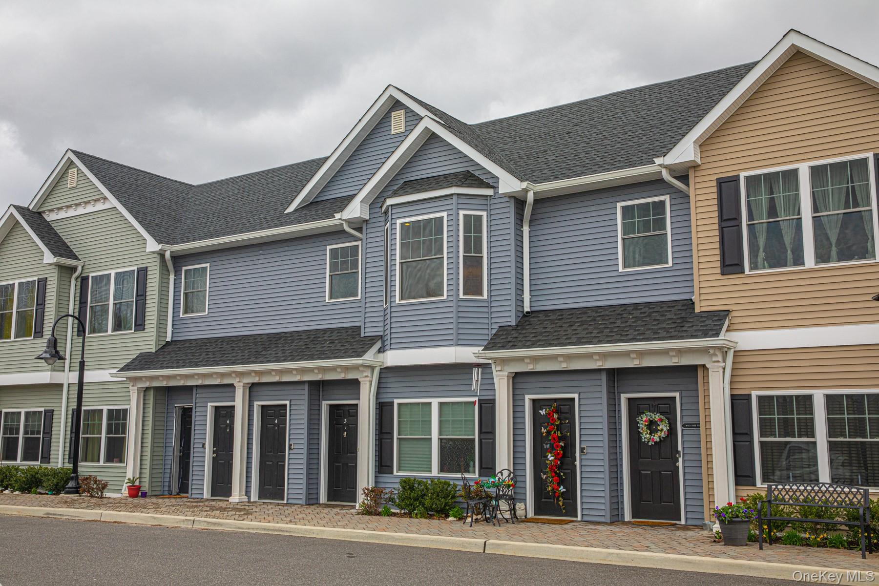 6 Sophia Court, West Babylon, NY 11704