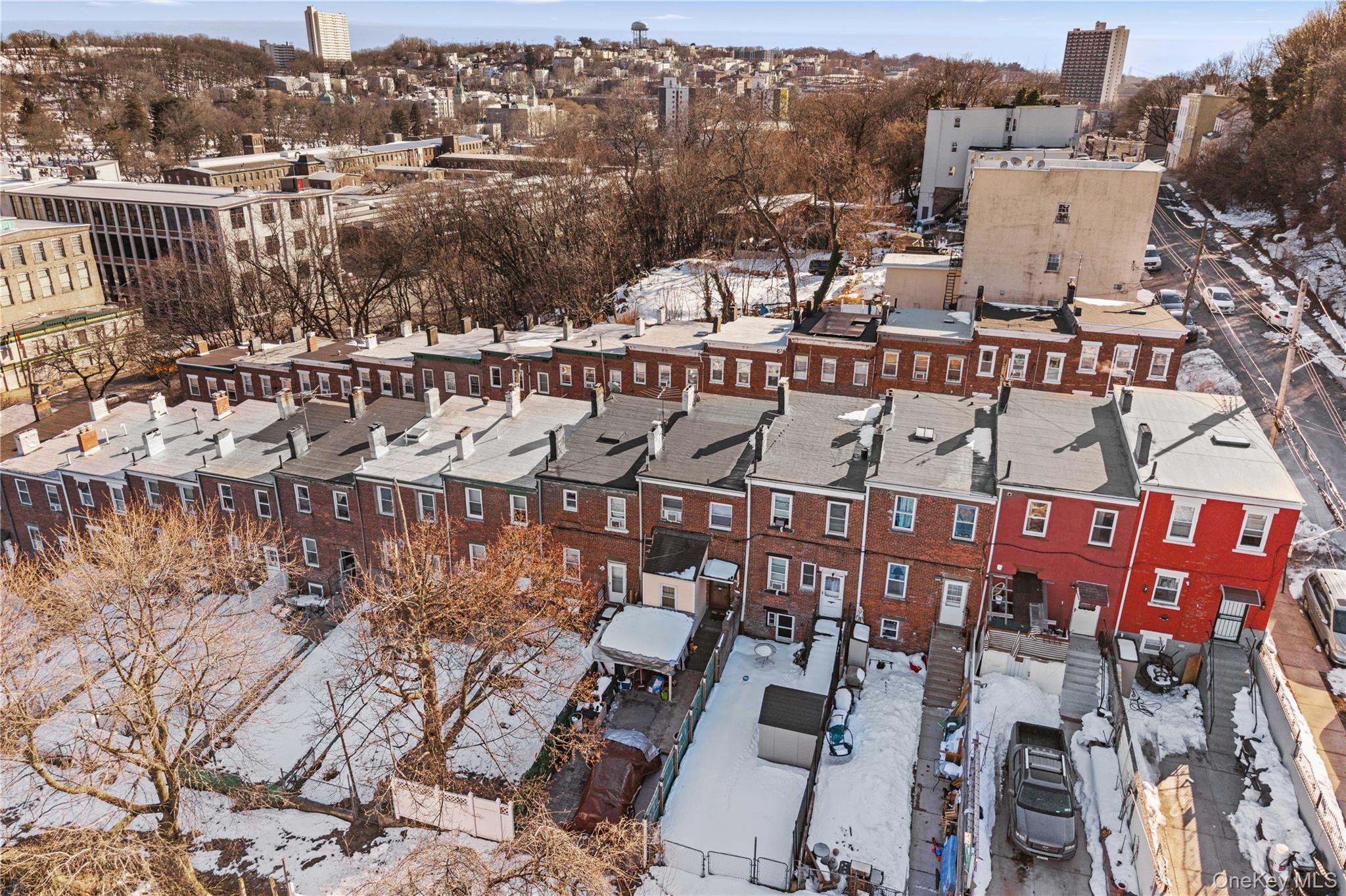 37 Moquette Row S, Yonkers, NY 10703