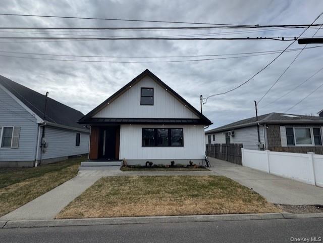 11 Bayview Avenue, Lawrence, NY 11559