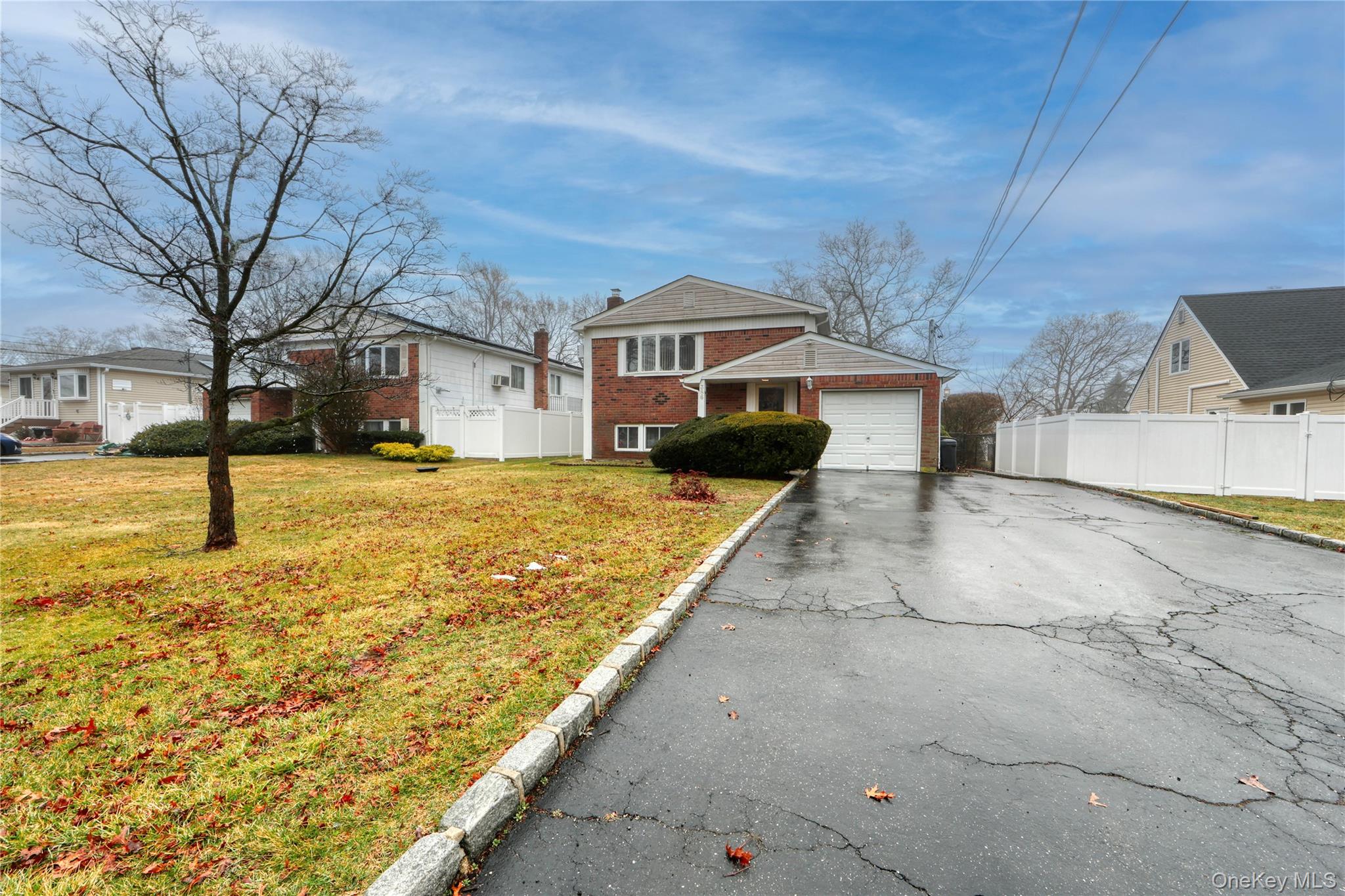 386 Southport Street, Ronkonkoma, NY 11779