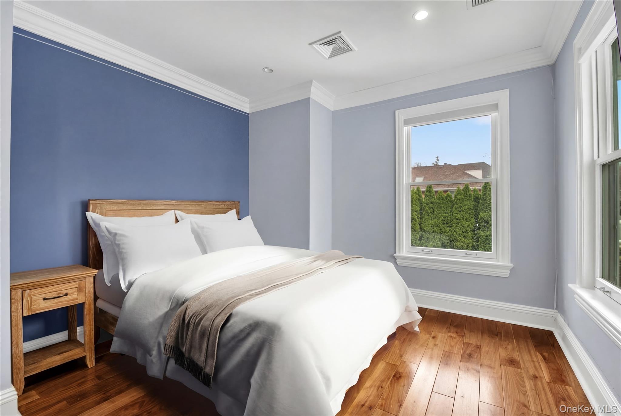 102 Shore Road, Douglaston, NY 11363