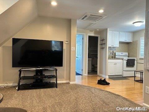 12 Bunnell Place, West Babylon, NY 11704