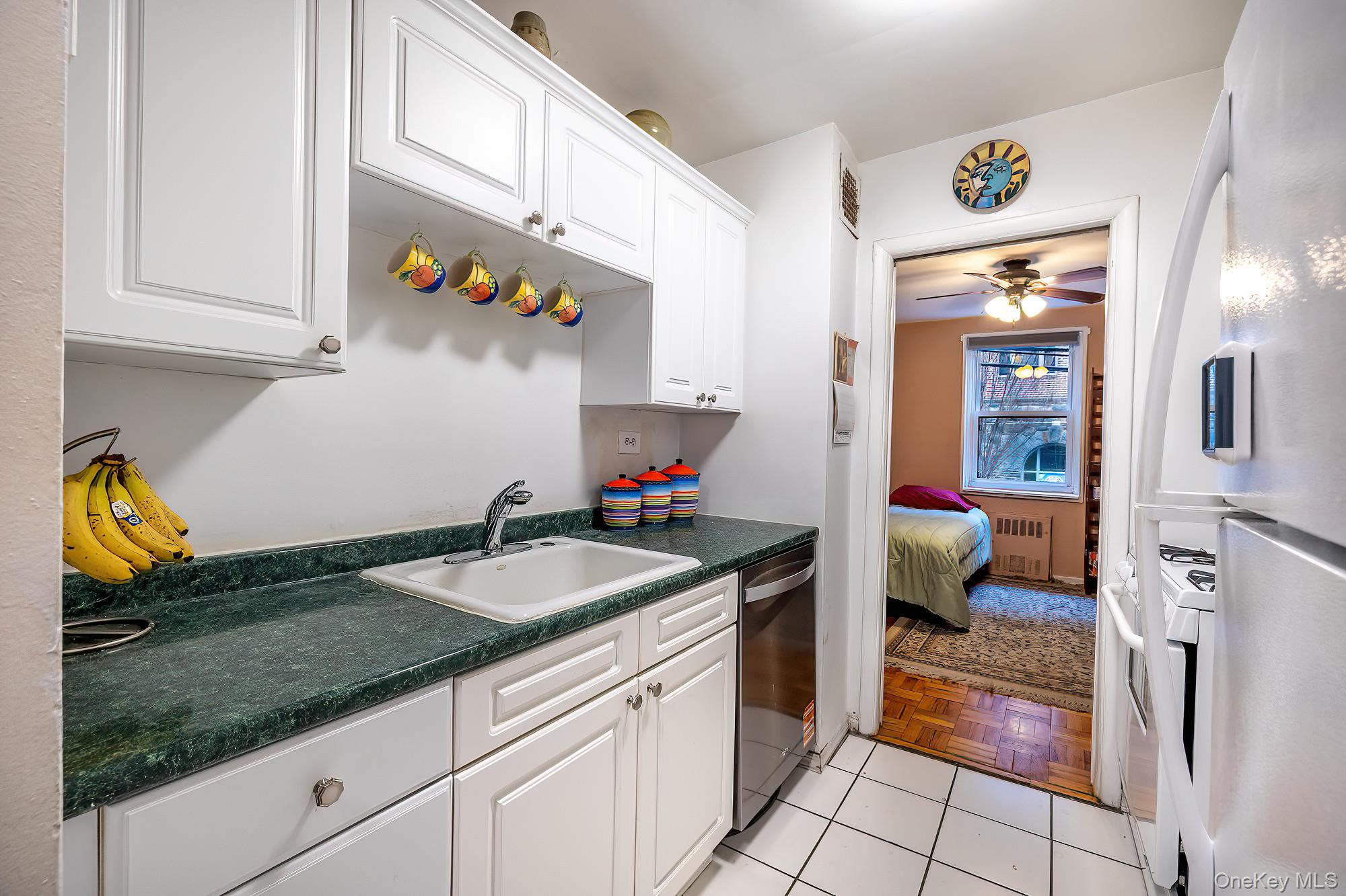 75 W 238th Street # 2D, Bronx, NY 10463