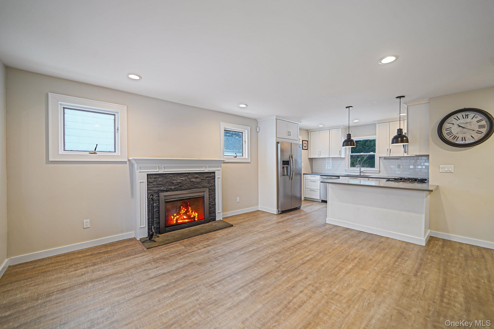 10 Terry Place, Center Moriches, NY 11934