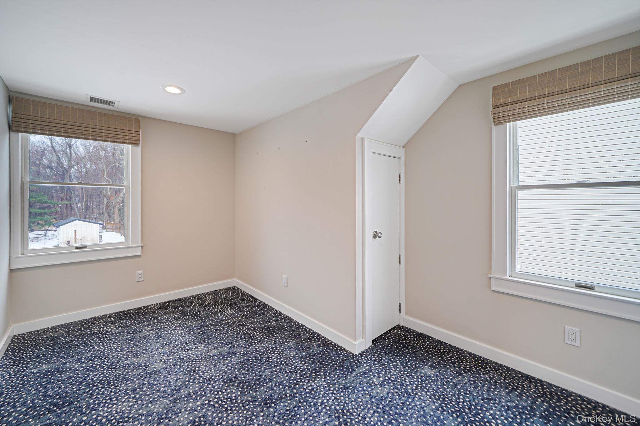 10 Terry Place, Center Moriches, NY 11934