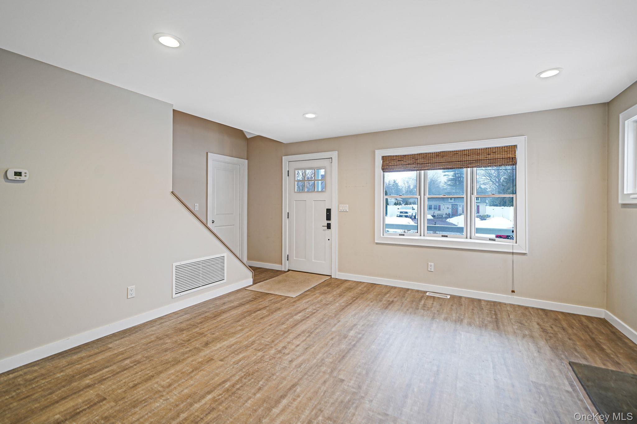 10 Terry Place, Center Moriches, NY 11934