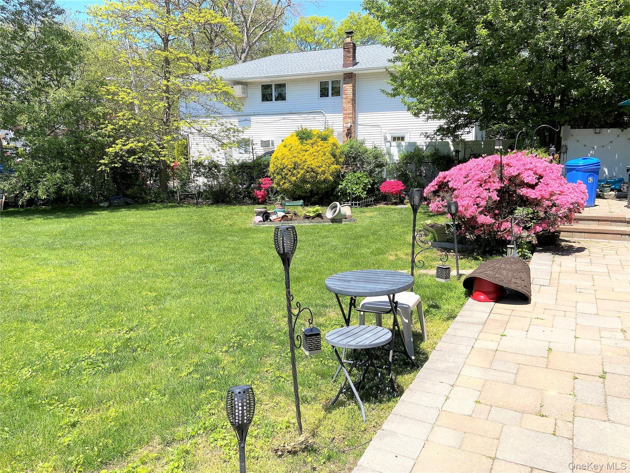 42 Hamilton Road # Left, North Merrick, NY 11566