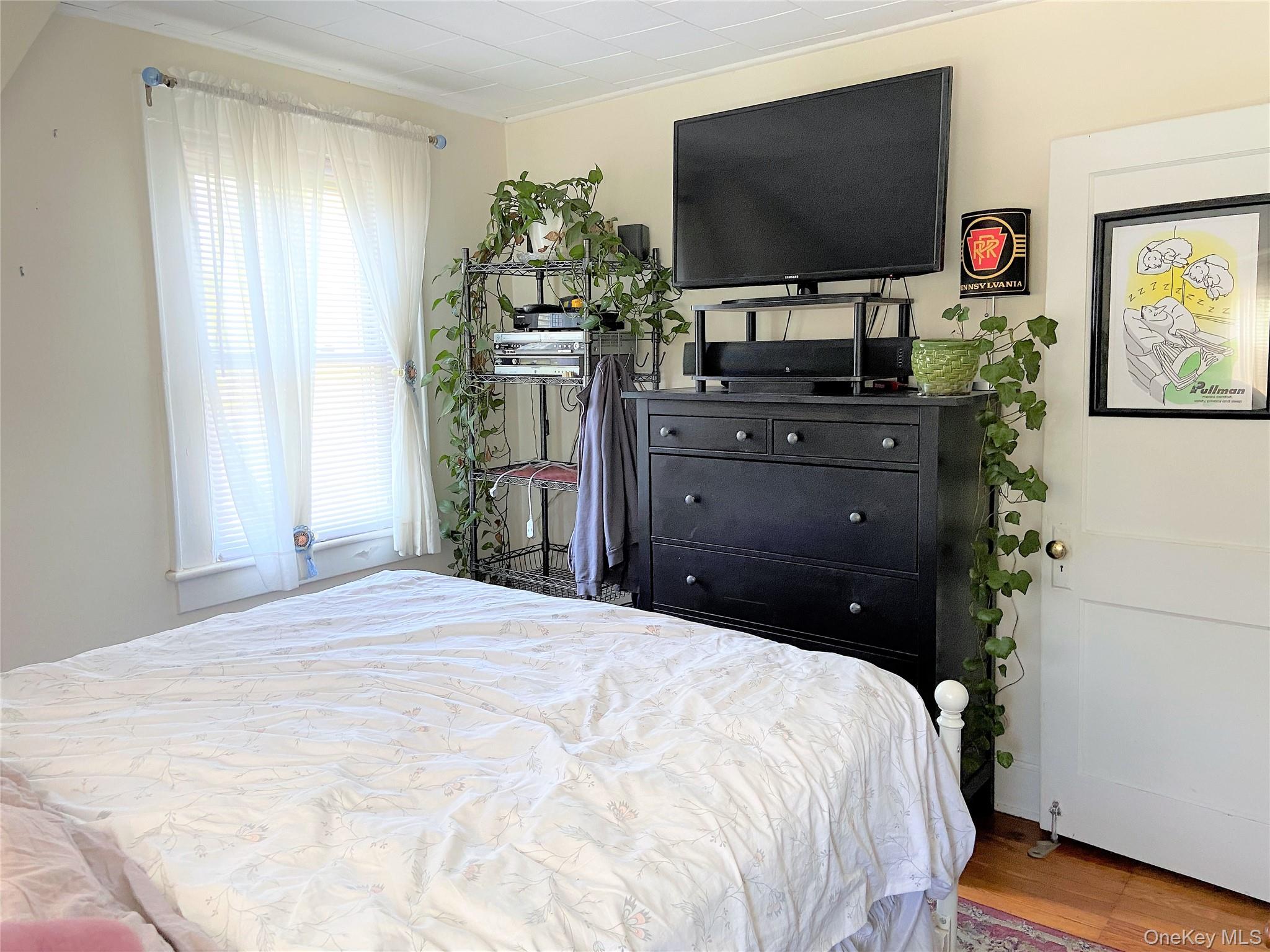 42 Hamilton Road # Left, North Merrick, NY 11566