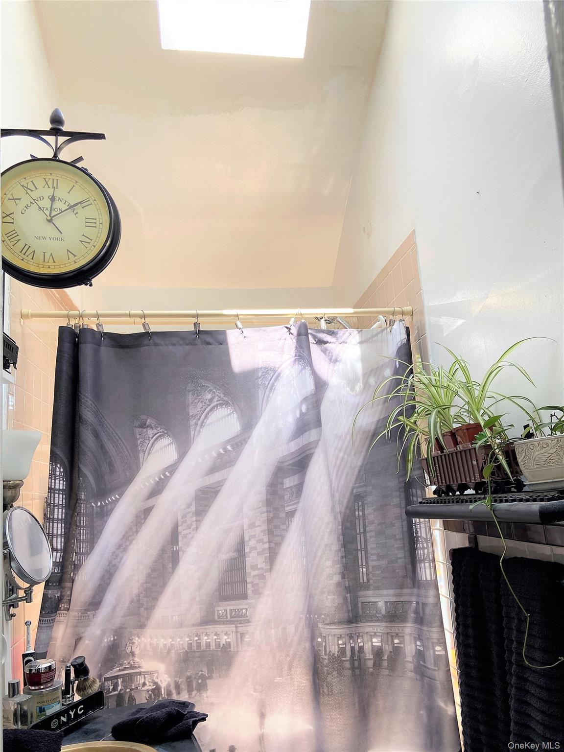 42 Hamilton Road # Left, North Merrick, NY 11566