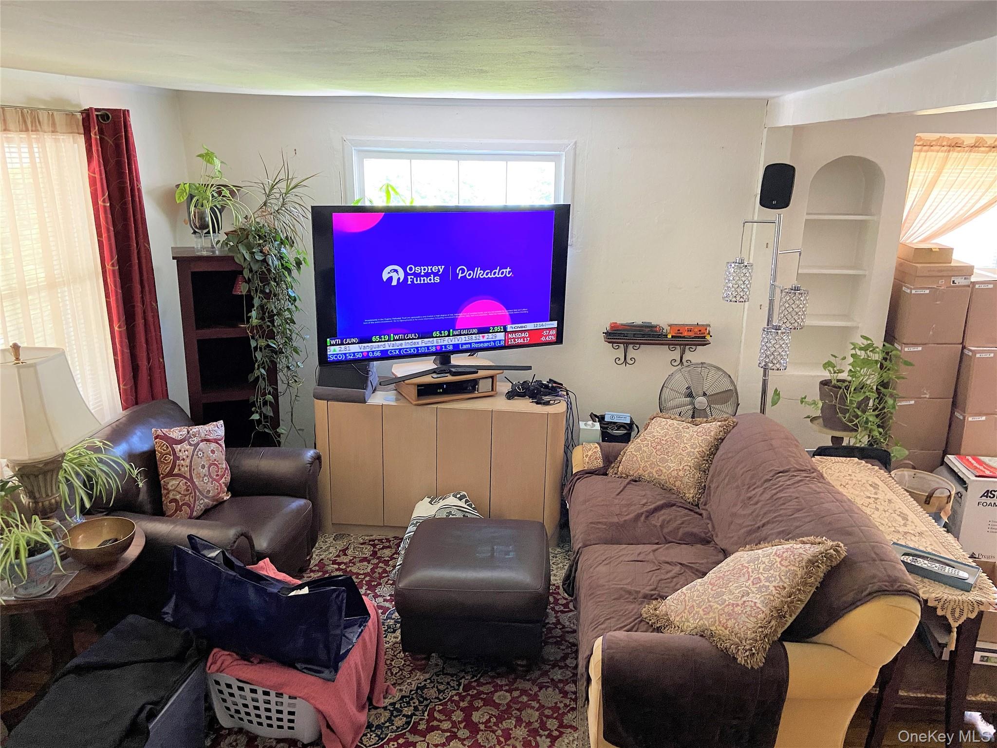 42 Hamilton Road # Left, North Merrick, NY 11566